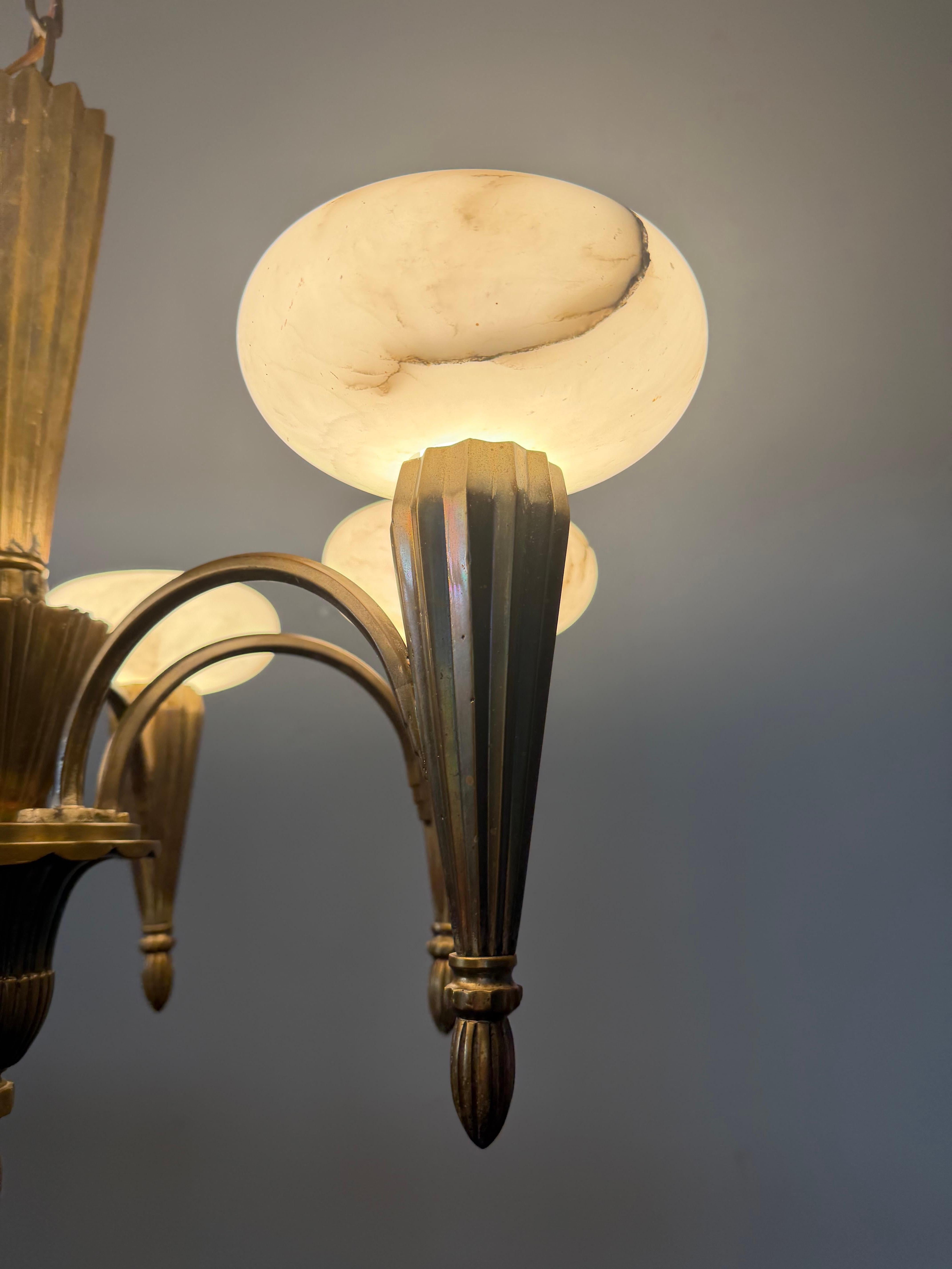 Lustre / Pendentif Art Déco en bronze de taille parfaite. Ombres d'albâtre en vente 10