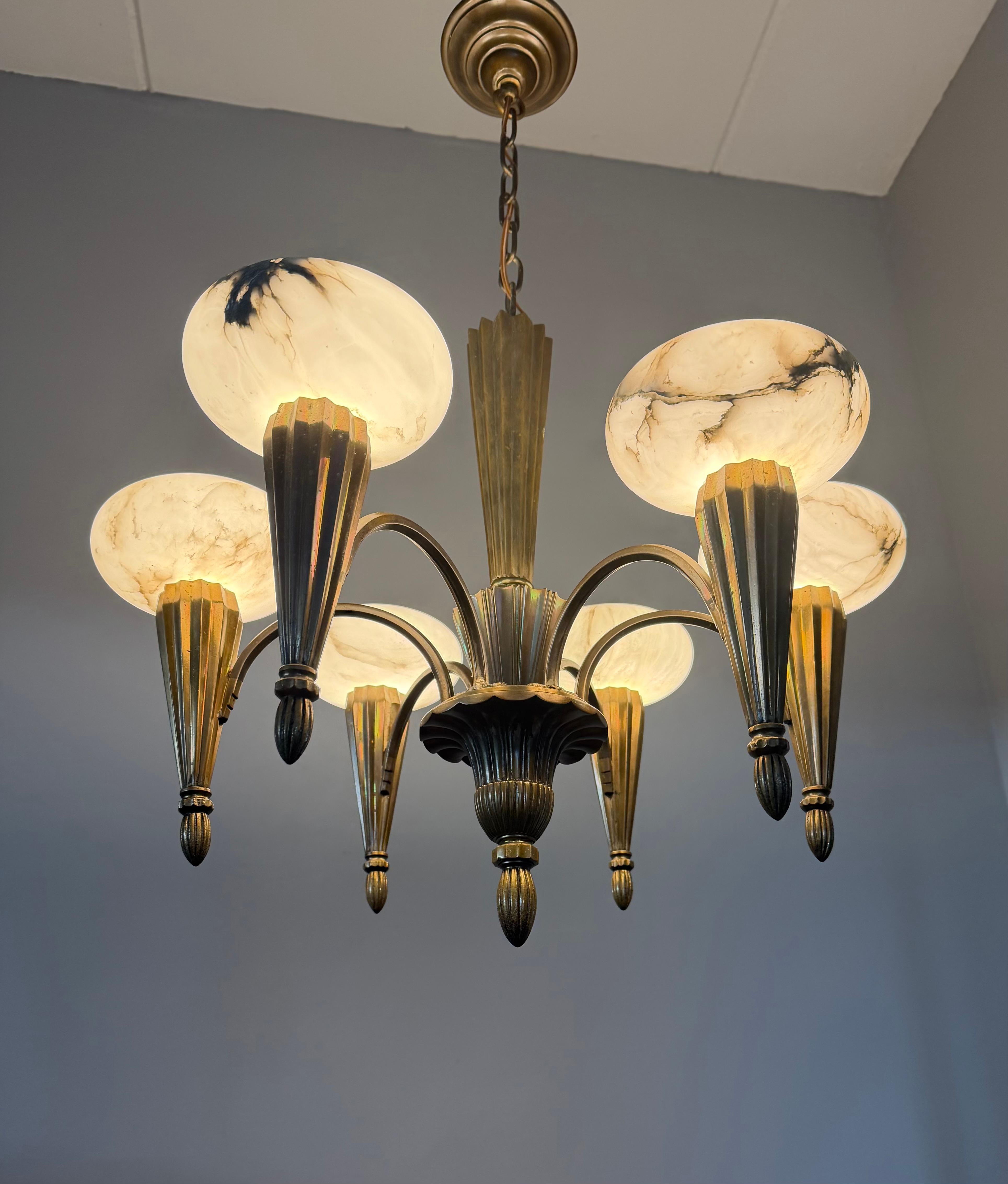 Lustre / Pendentif Art Déco en bronze de taille parfaite. Ombres d'albâtre en vente 12