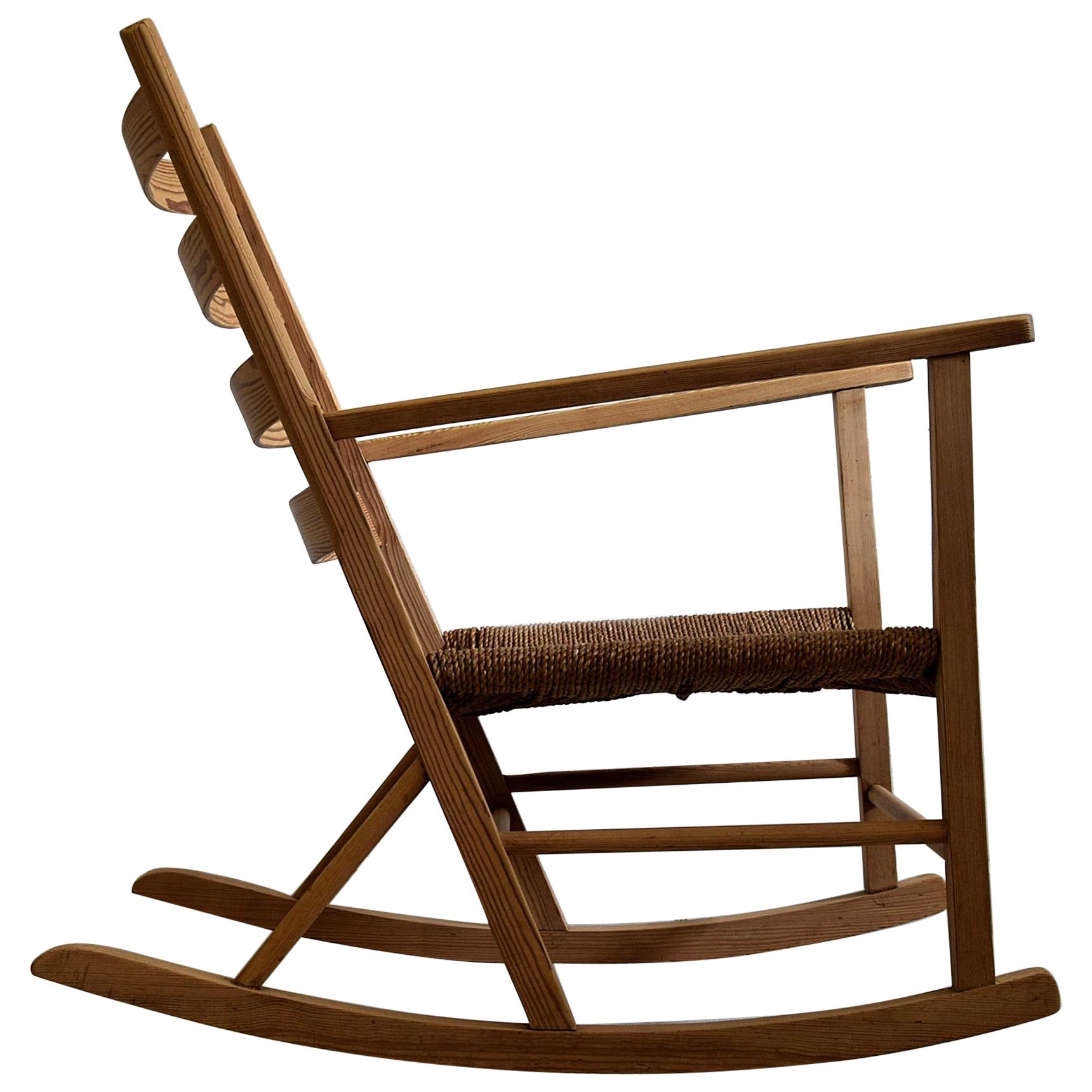 Stylish Pine Late 1930 Norwegian Rocking Chair For Sale