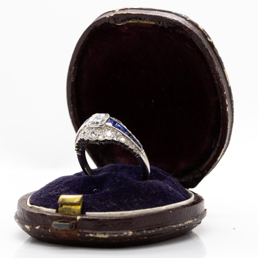 Women's or Men's Stylish Platinum Diamonds and Sapphires Ring For Sale