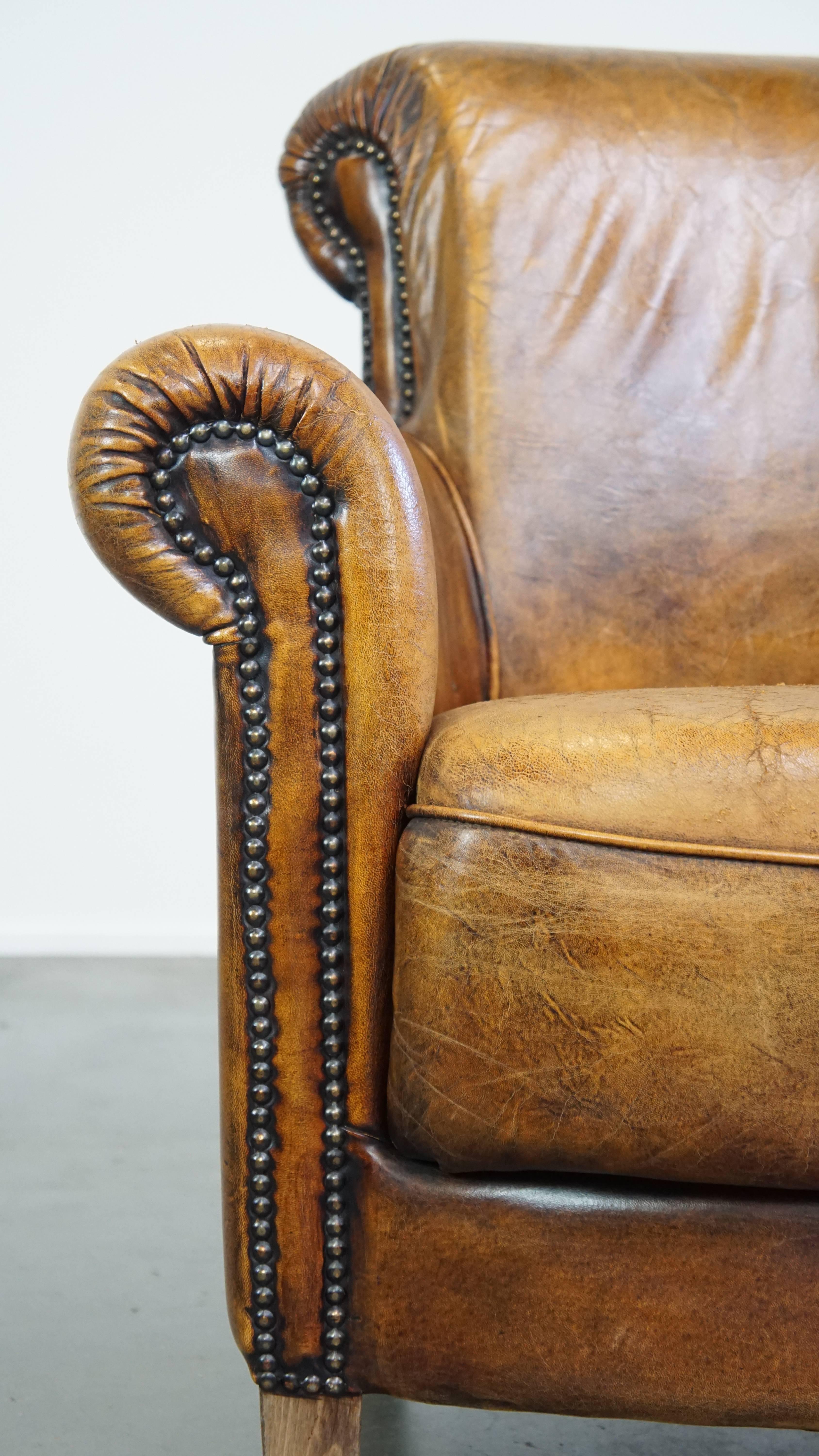 Canapé 2 places élégant et positifment usé en peau de mouton vintage avec sièges confortables en vente 6