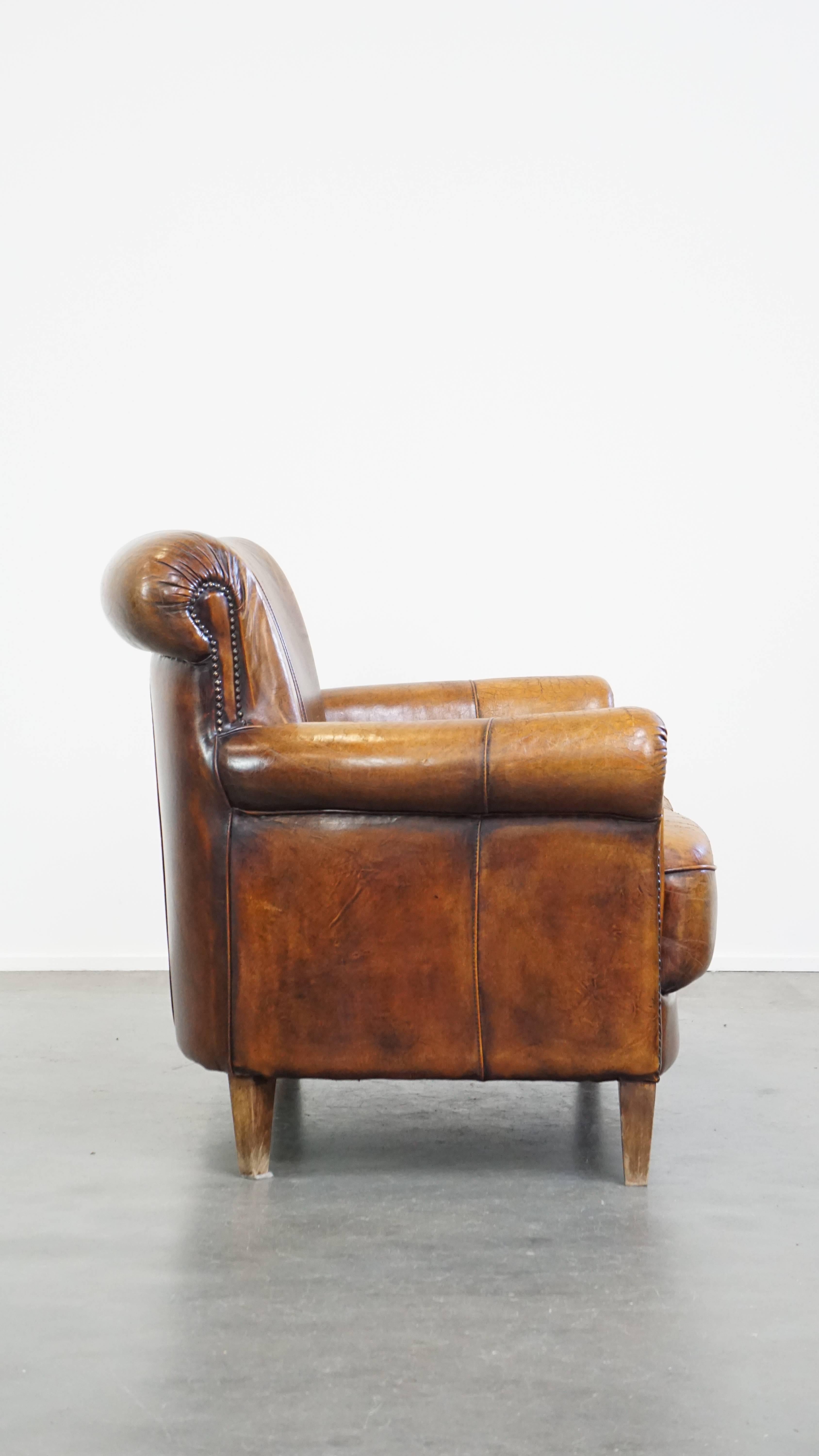Ce fantastique canapé 2 places en peau de mouton a un aspect bien usé et est plein de caractère. Si vous voulez notre avis, il ne devrait manquer dans aucun intérieur. Il comporte 2 coussins d'assise fixes et offre un confort d'assise correct. Après