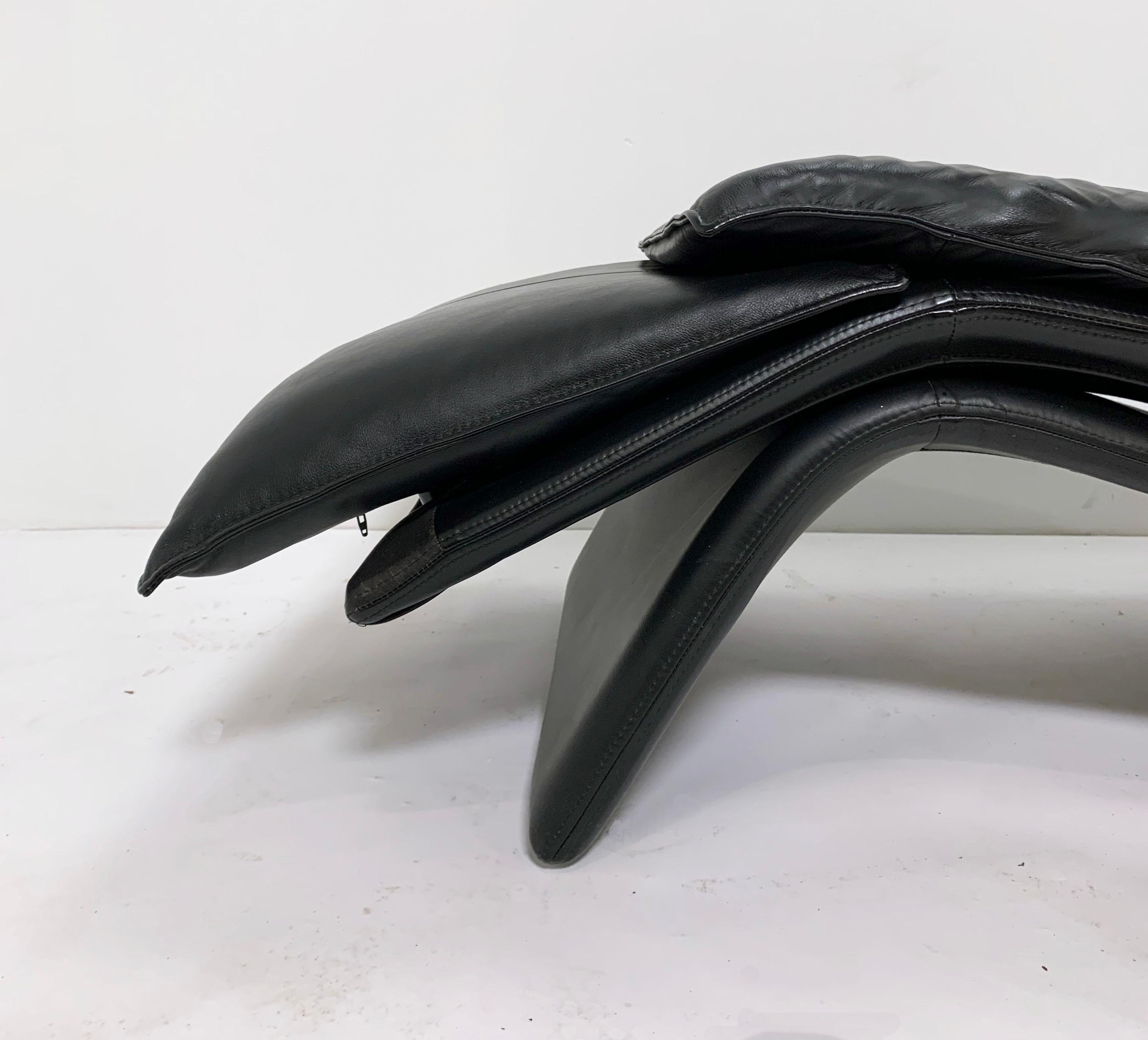Unknown Stylish Postmodern Maurice Villency Leather Chaise, circa 1980s