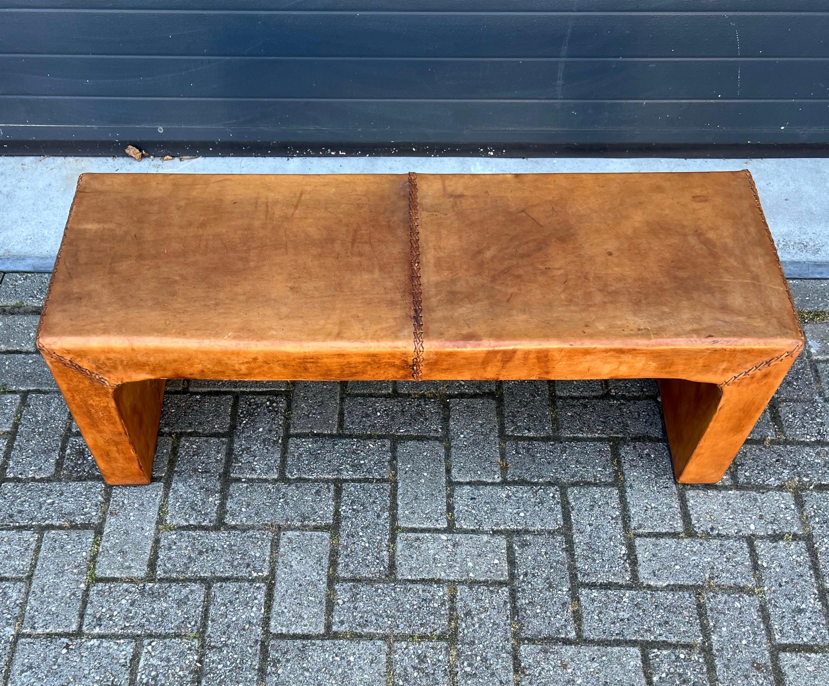 Banc / tabouret ou table basse long élégant et pratique de style mi-siècle moderne, années 1960 Bon état - En vente à Lisse, NL
