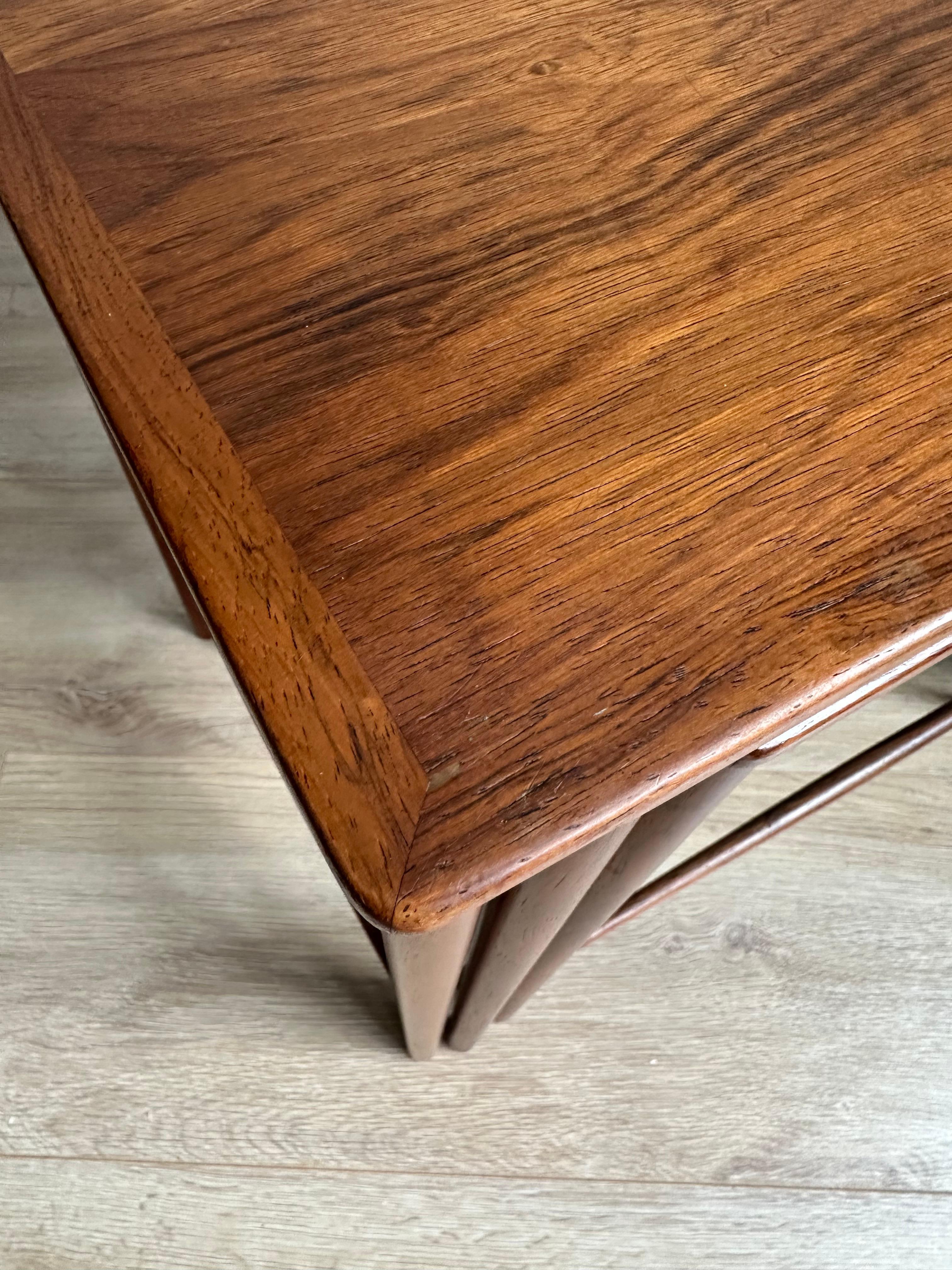 Tables gigognes élégantes et pratiques par Grete Jalk pour P. Jeppesens Møbelfabrik 60s Bon état - En vente à Lisse, NL
