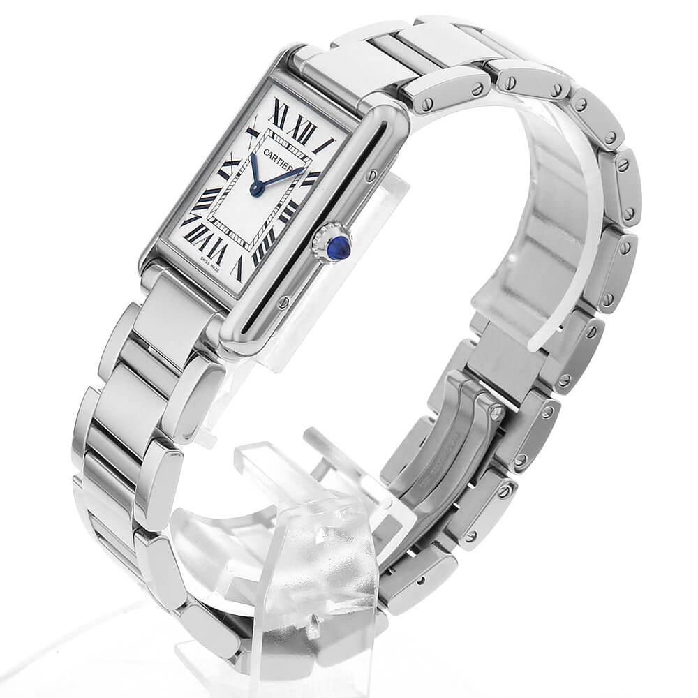 Experience the timeless elegance of the Cartier Tank Must Watch LM WSTA0052, a splendid representation of Cartier's rich heritage in watchmaking. This model, announced in 2021, is a modern interpretation of the classic Tank watches manufactured in