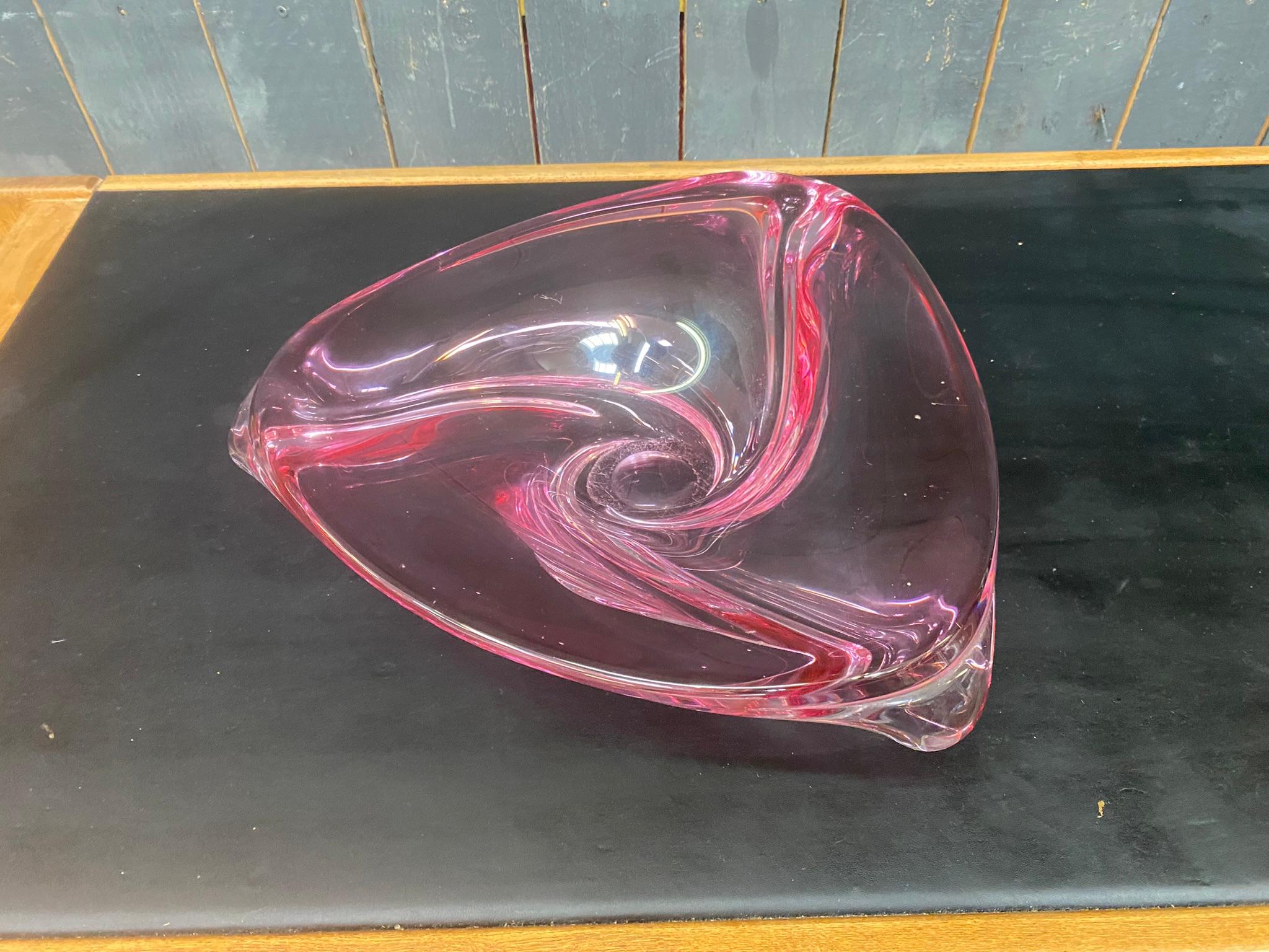 Stylish purple Glass Bowl / Centerpiece by Murano Glass
the color is transparent purple/pink
the black side is the color of the tray below