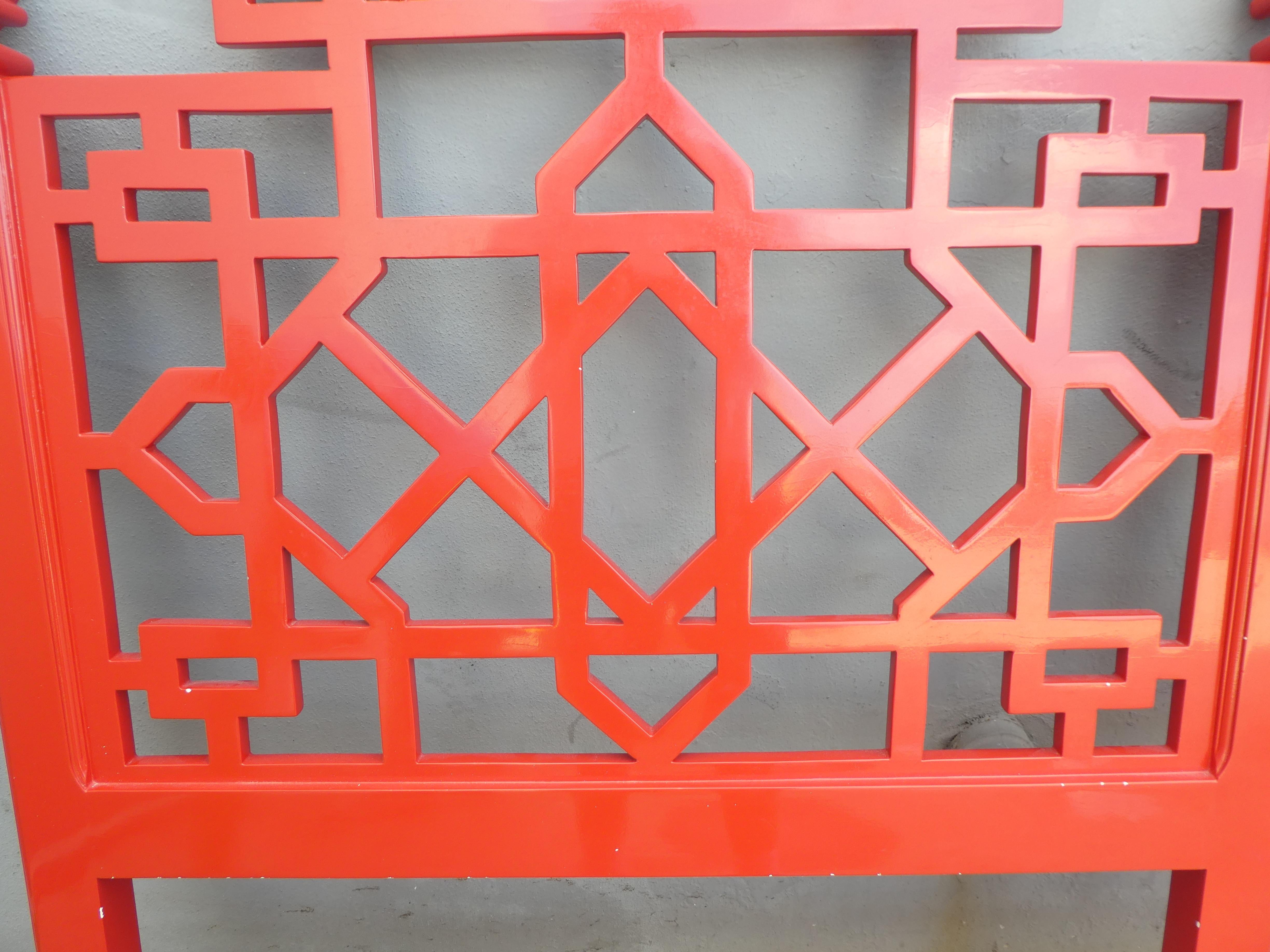 Stylish Red Painting Wood Chinese Chippendale King Sized Heardboard In Good Condition In Ft. Lauderdale, FL