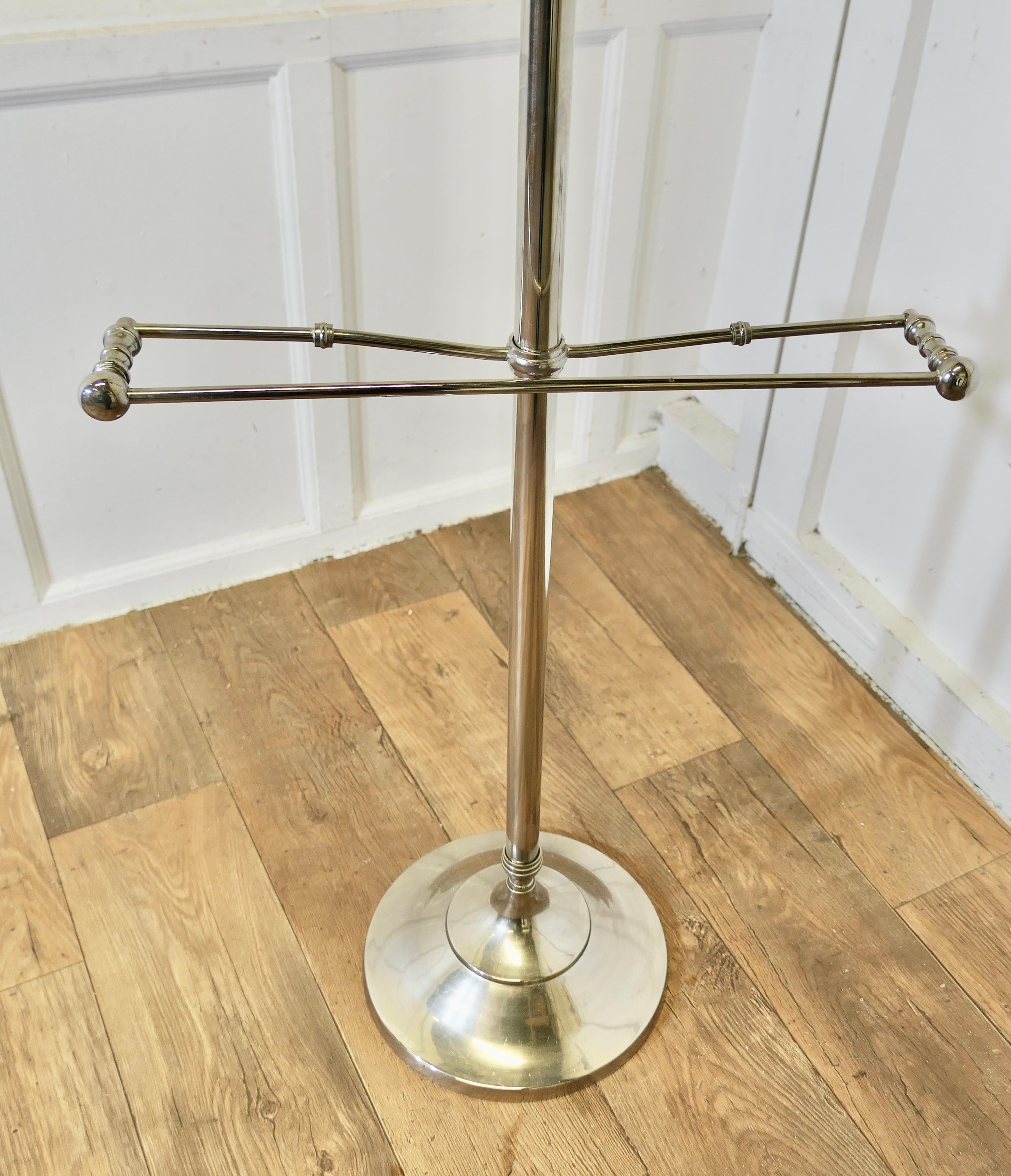 Stylish Retro Chrome Valet, Suit Hanger, Mannequin en vente 2