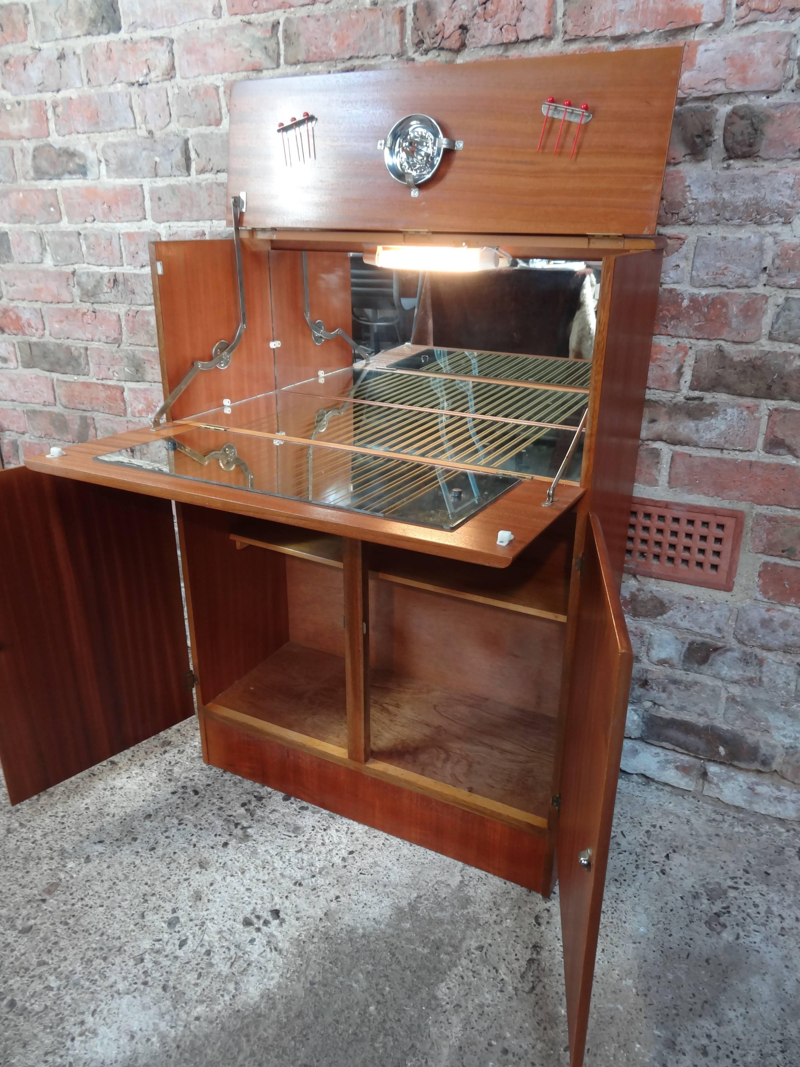 British Stylish Retro Vintage Cocktail Cabinet with Mirror and Glass Shelf and Light
