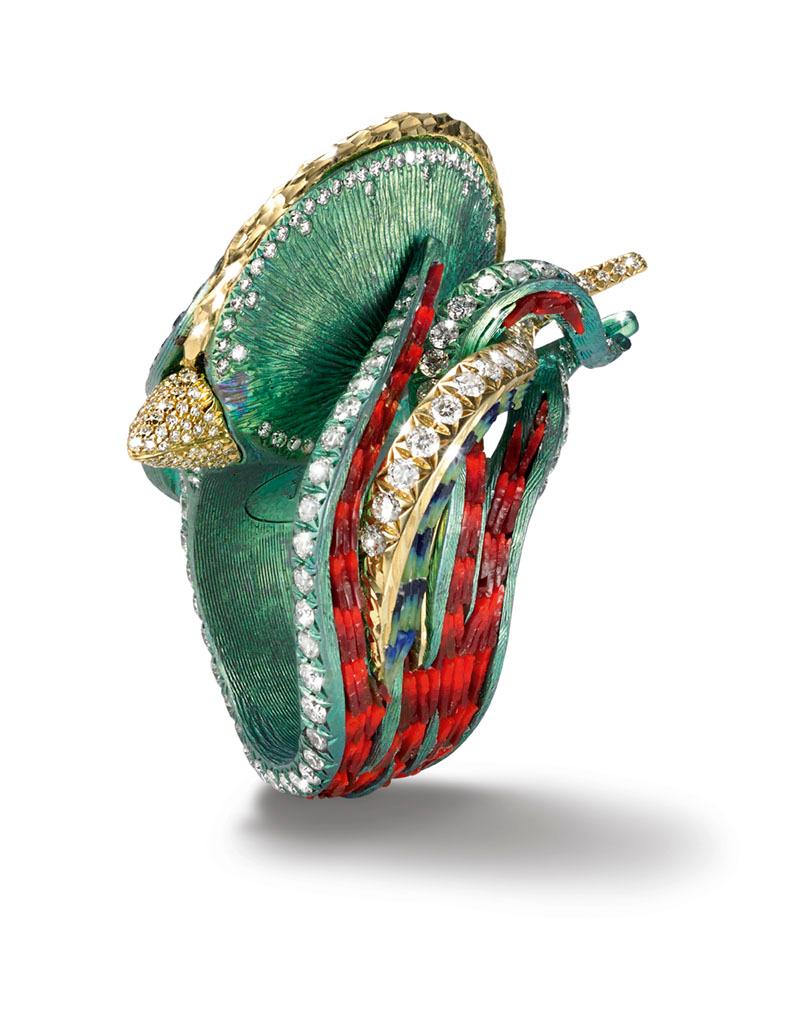 Stilvoller Ring aus Gold mit weißen Titan-T Titan-Diamanten und Onyx, von Hand mit Mikromosaik verziert (Romantik) im Angebot