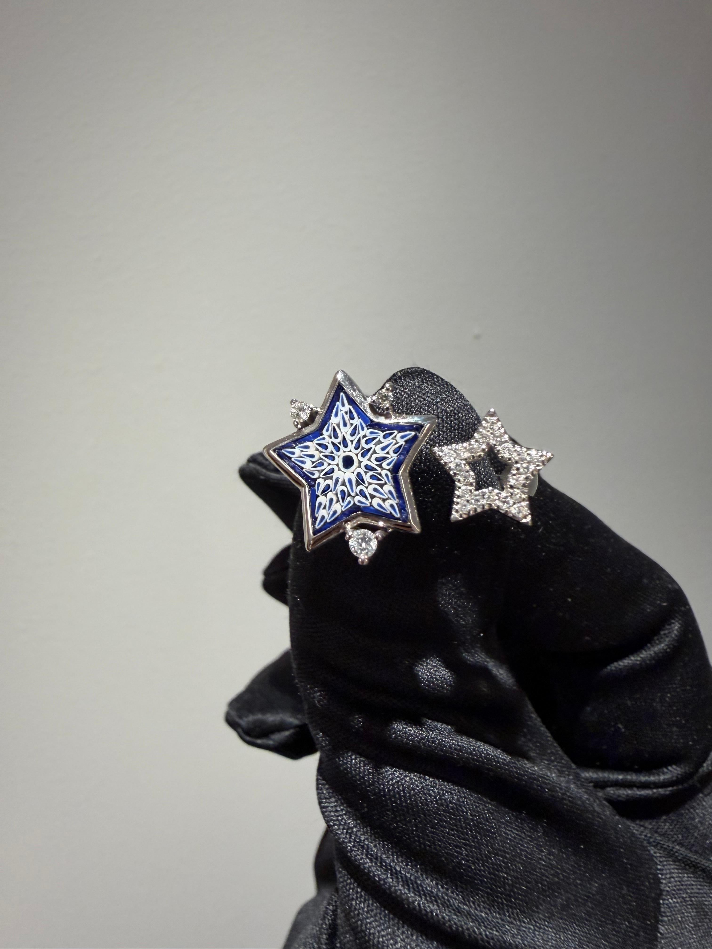 Contemporaneo Elegante anello in oro bianco con diamanti bianchi decorato a mano con micromosaico in vendita