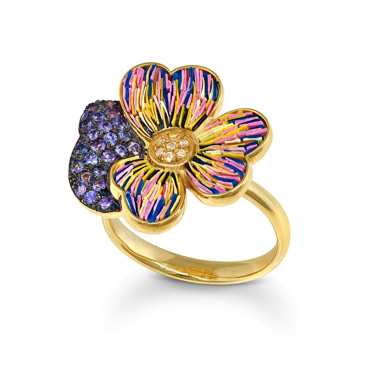 Romantique Bague élégante en or jaune, saphirs jaunes et roses décorés à la main avec nano-mosaïque en vente