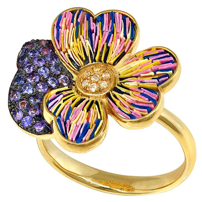 Stylish Ring Yellow Gold Yellow and Pink Sapphires Handdecorated with NanoMosaic For Sale