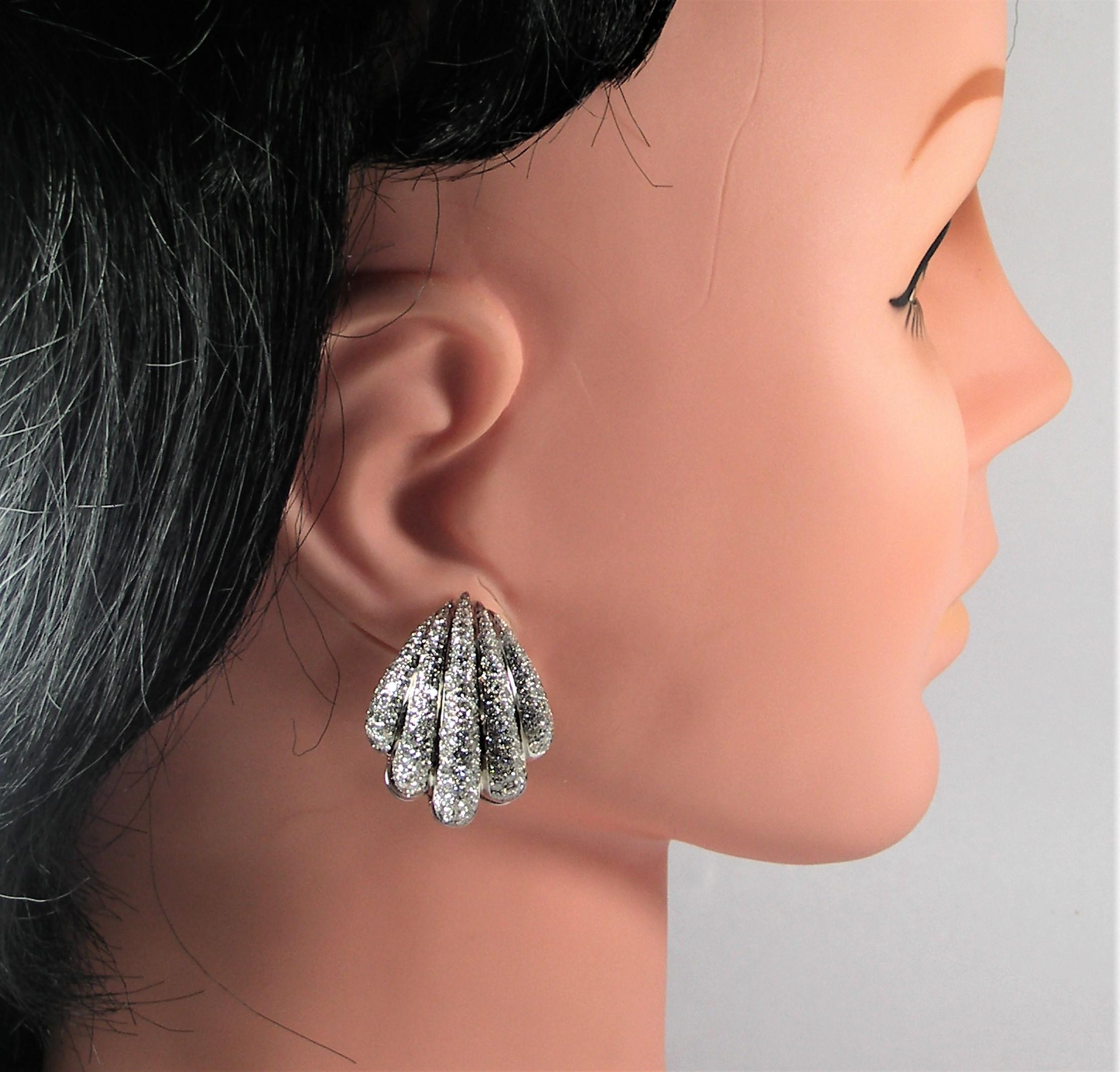 Women's Stylish Seashell Shaped White Gold Earrings with 8CT of Diamonds F/G VS1