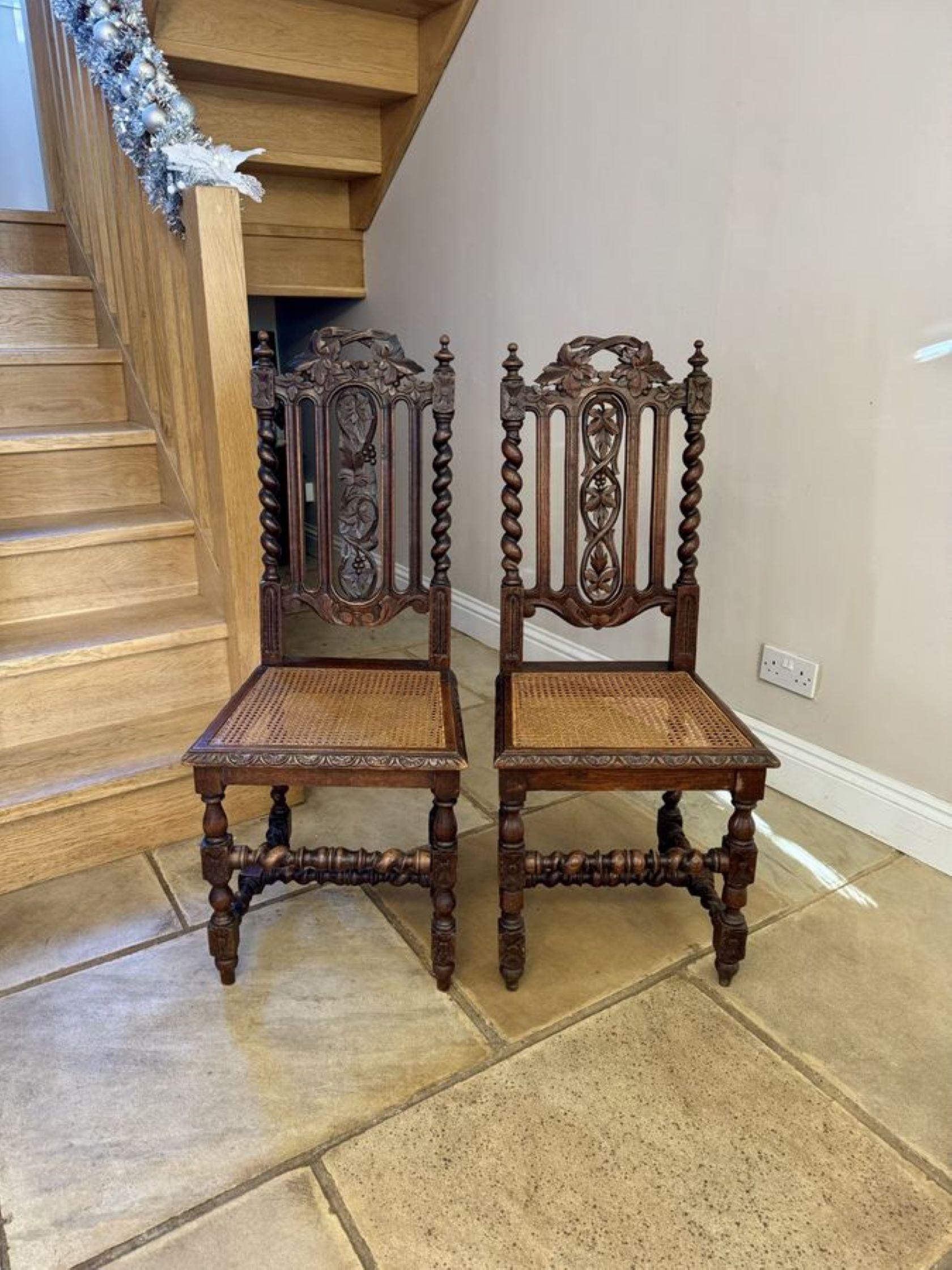 Elegante juego de ocho sillas de comedor antiguas de roble tallado de calidad victoriana en venta 5