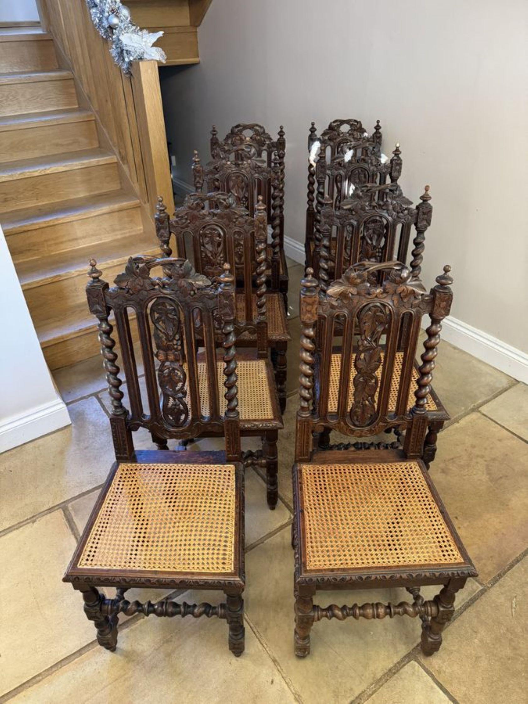 Elegante juego de ocho sillas de comedor antiguas de roble tallado de calidad victoriana en venta 2