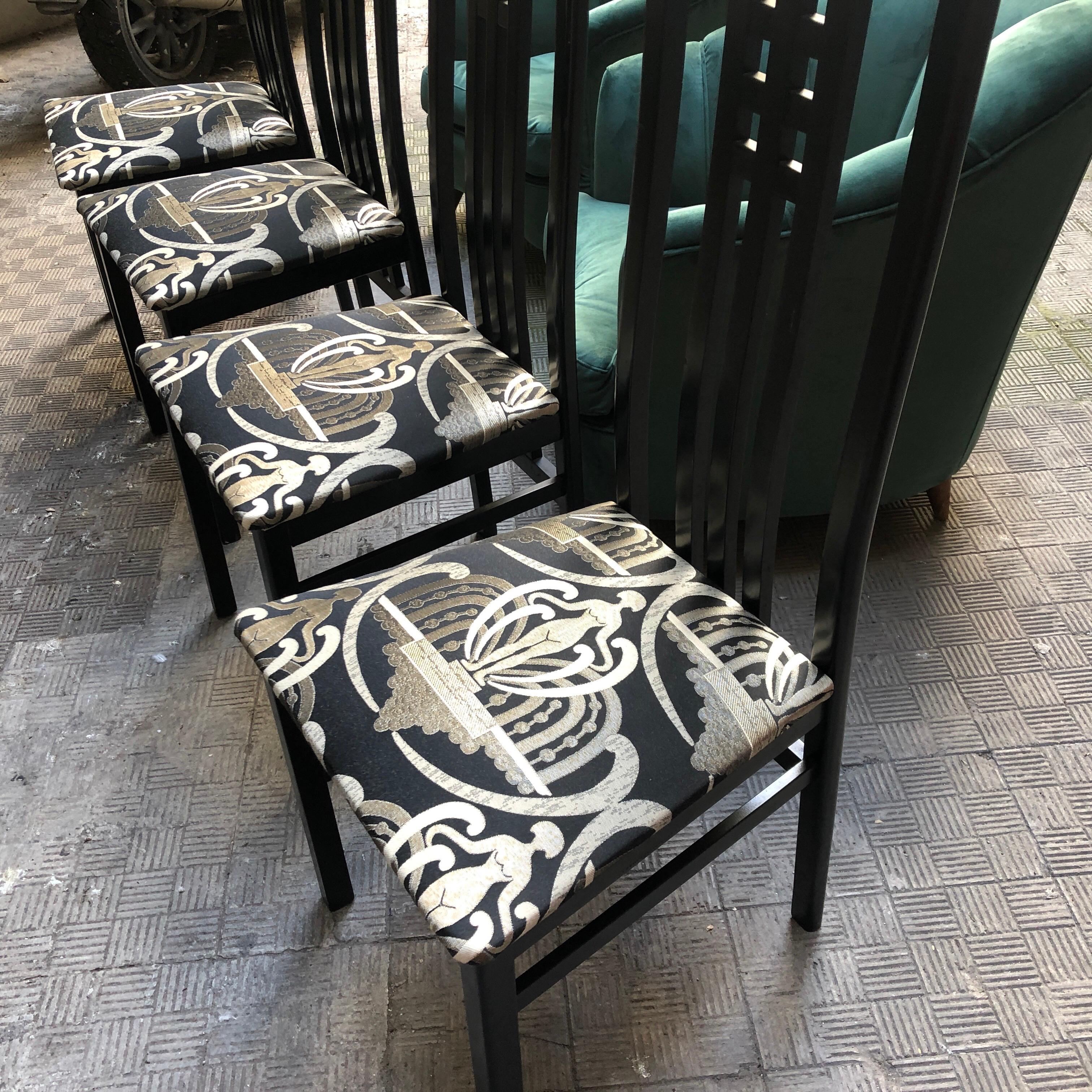 Stylish Set of Four Mid-Century Modern Italian Dining Chairs, circa 1970 3