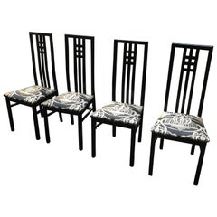 Stylish Set of Four Mid-Century Modern Italian Dining Chairs, circa 1970