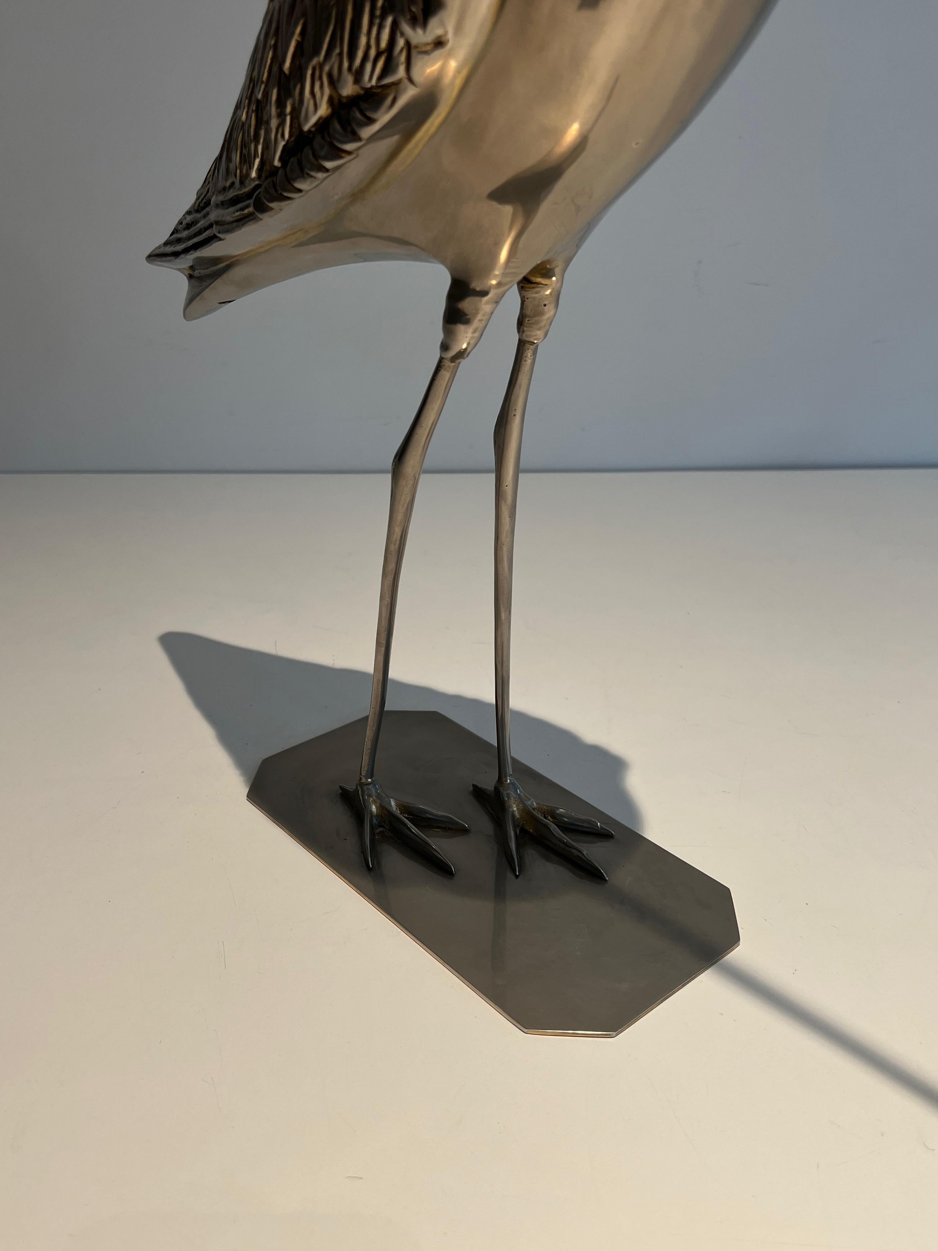 Élégant oiseau en laiton argenté. Travail français. Circa 1970 en vente 3