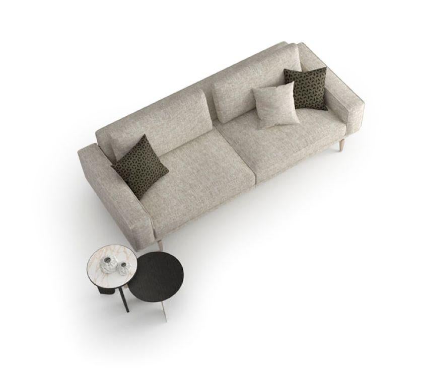 Elegantes stilvolles Sofa 2 Sitzkissen, 3 Sitzkissen oder modularer Rahmen aus massivem Holz (Italienisch) im Angebot