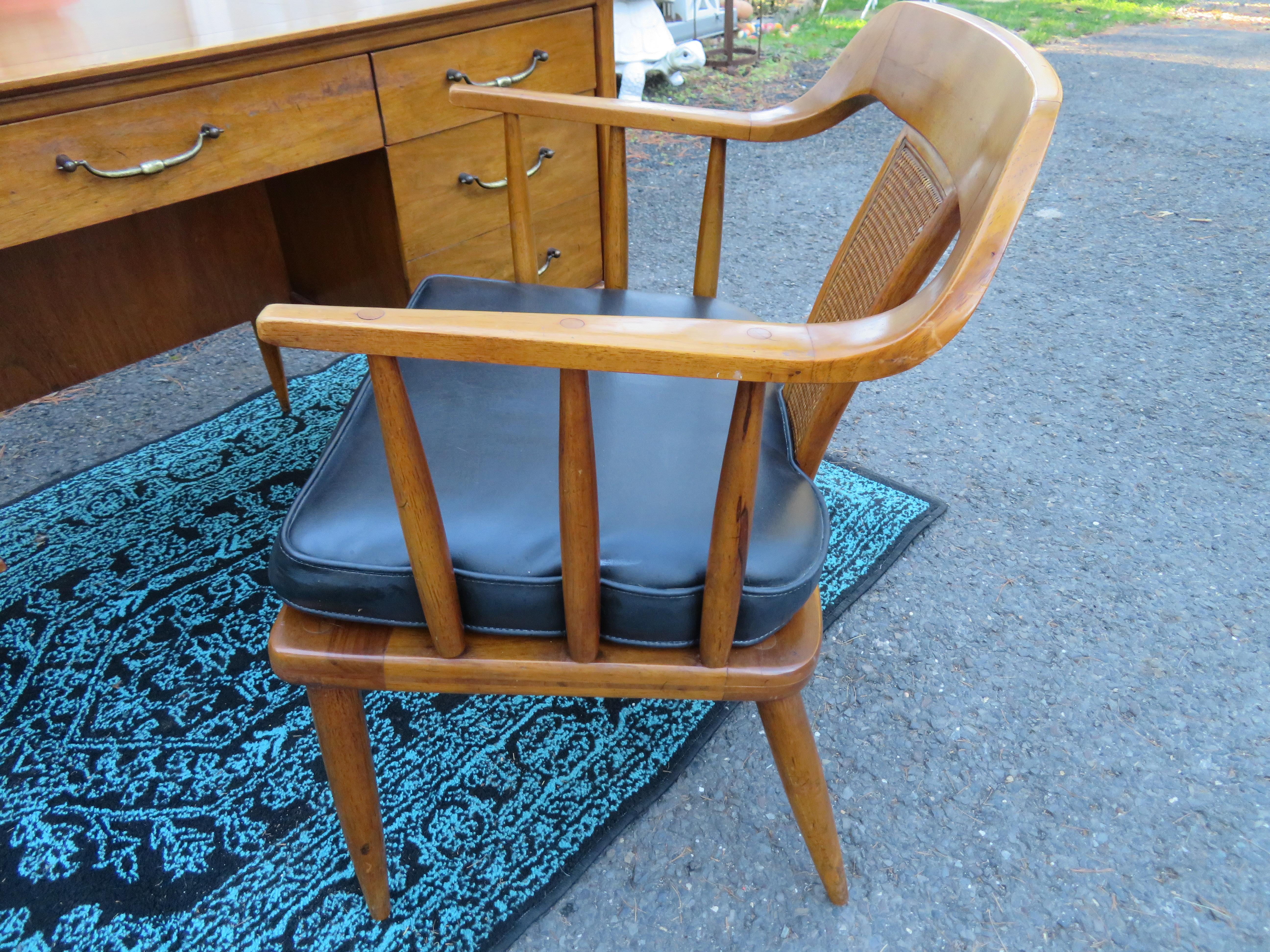 Stylish Sophisticates Walnut Desk and Chair Lubberts & Mulder for Tomlinson For Sale 9