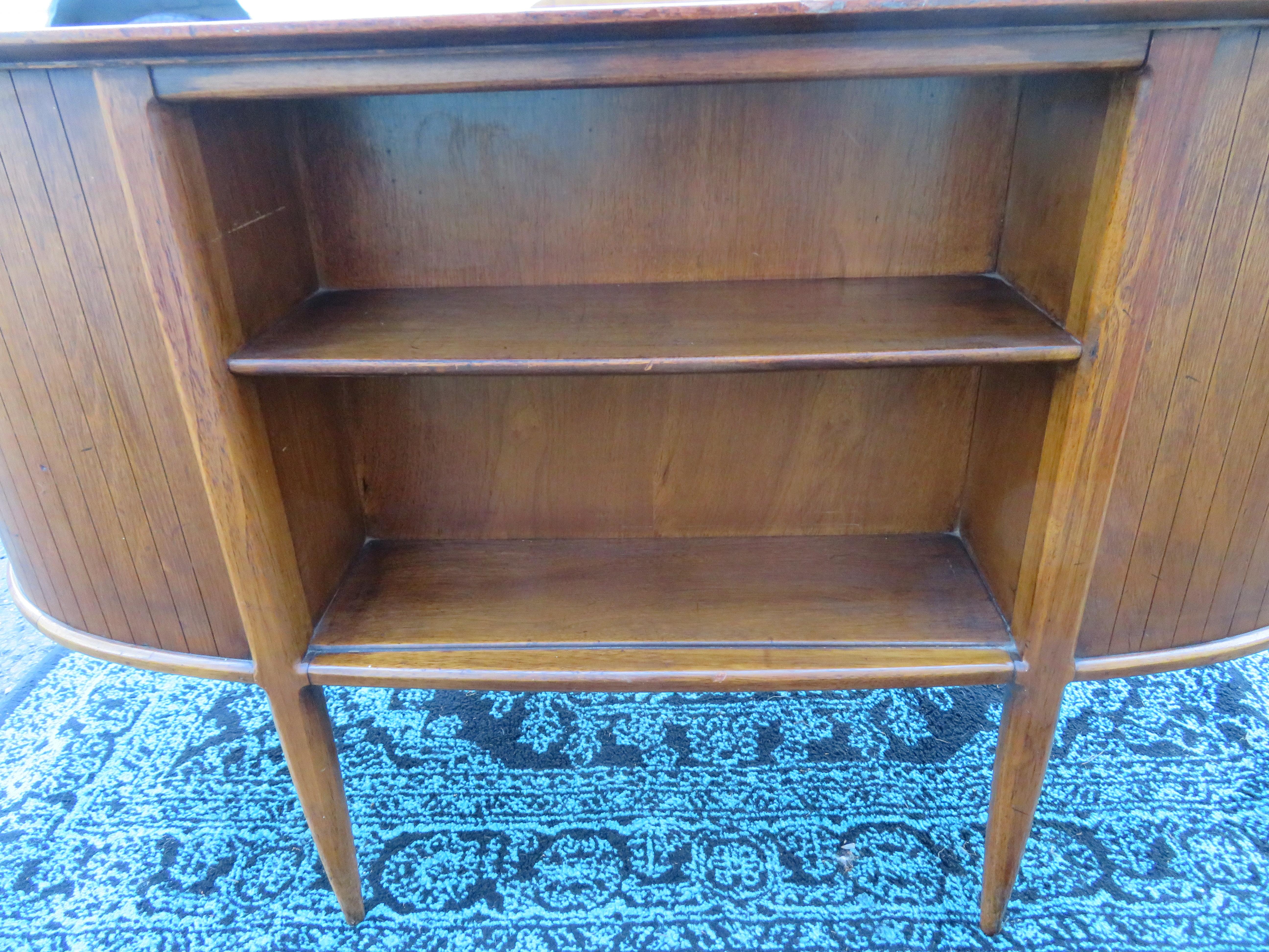 Mid-Century Modern Stylish Sophisticates Walnut Desk and Chair Lubberts & Mulder for Tomlinson For Sale