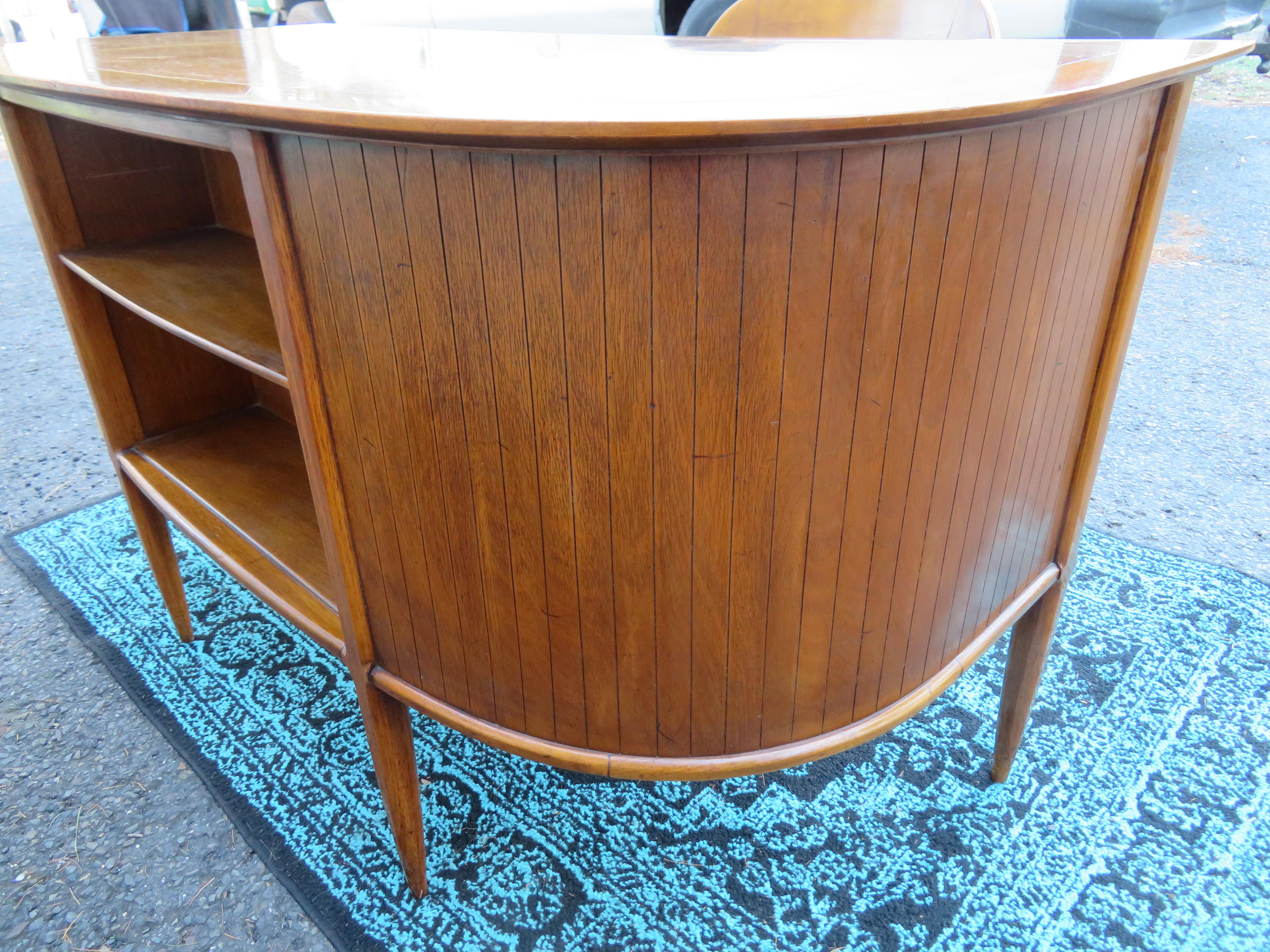 American Stylish Sophisticates Walnut Desk and Chair Lubberts & Mulder for Tomlinson For Sale