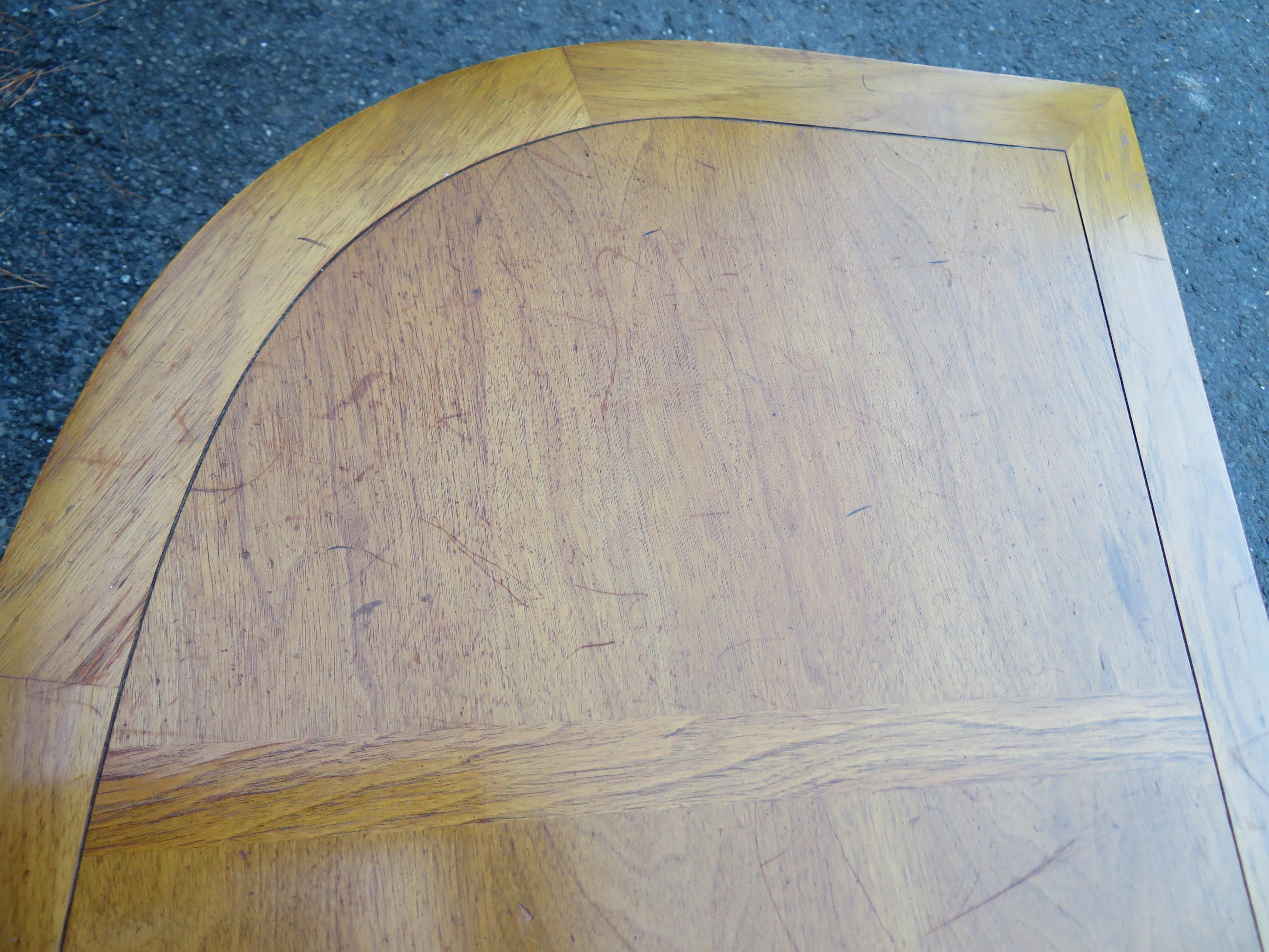 Stilvoller Sophisticates Schreibtisch und Stuhl aus Nussbaumholz Lubberts & Mulder für Tomlinson (Walnuss) im Angebot