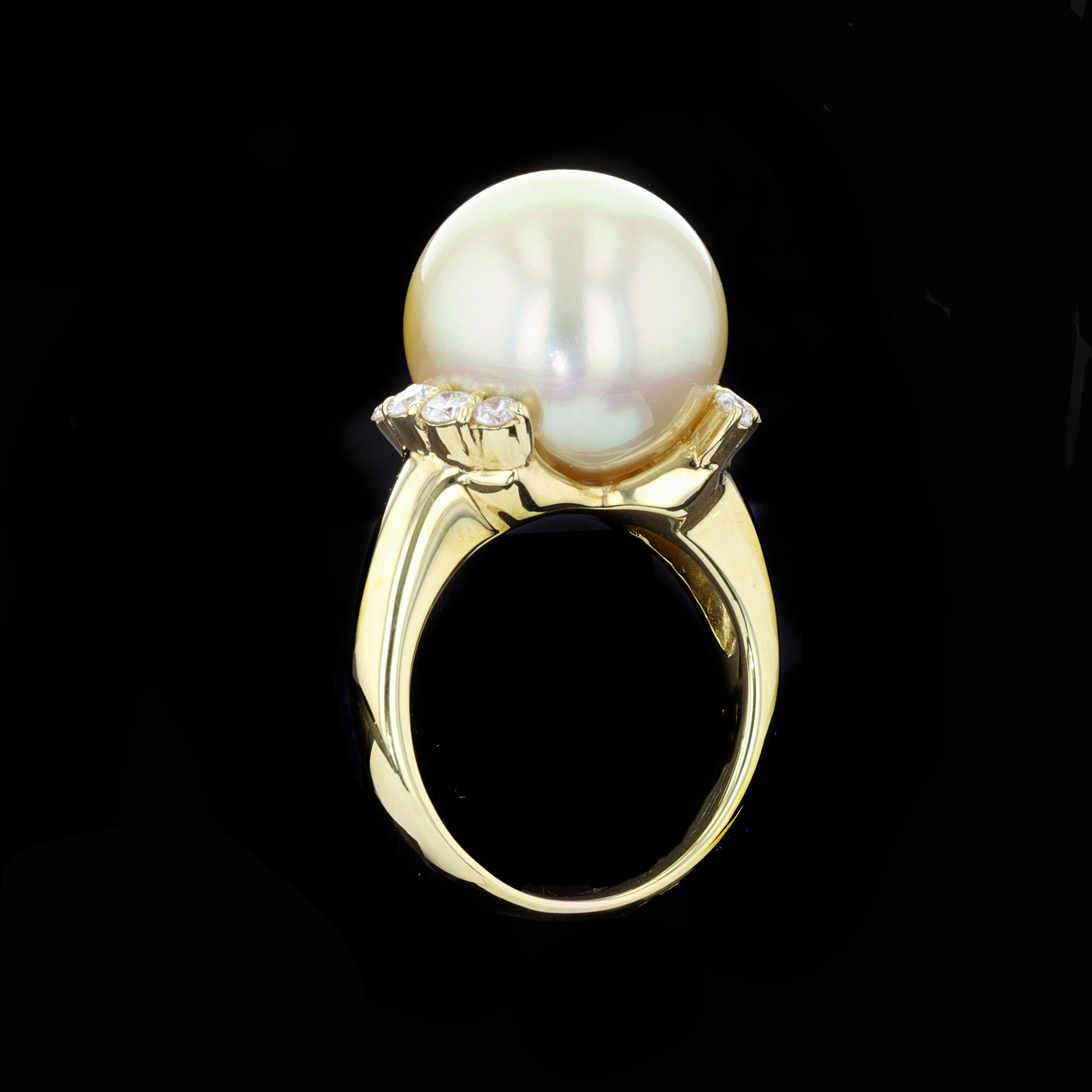Round Cut Stylish South Sea Pearl and Diamond Ring For Sale