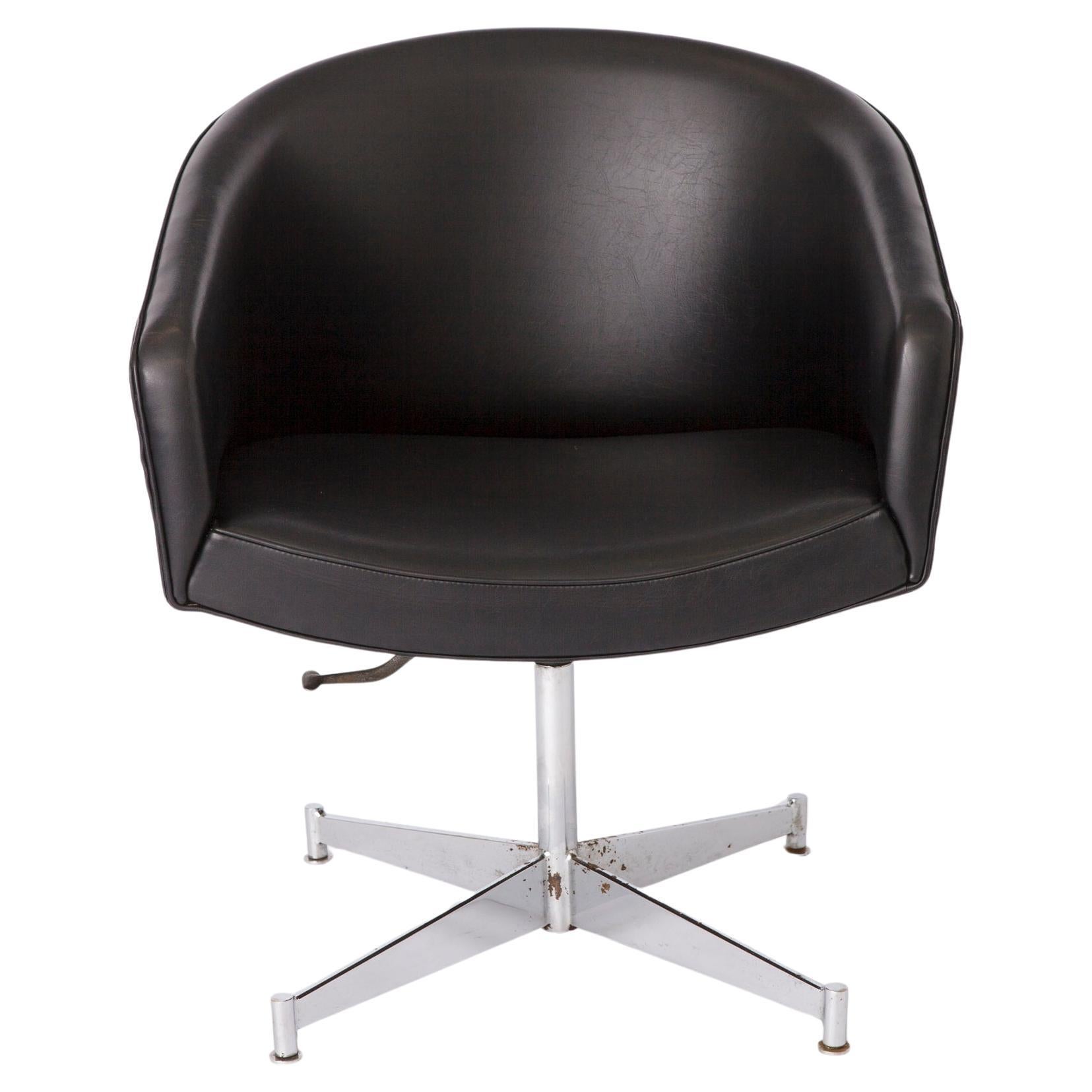 Stylish Swivel Chair by Thonet 1980s Austria For Sale