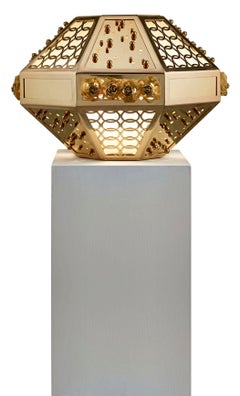 Stylish Table Lamp with Frame Metal Mesh and Decorative Insert in Brass