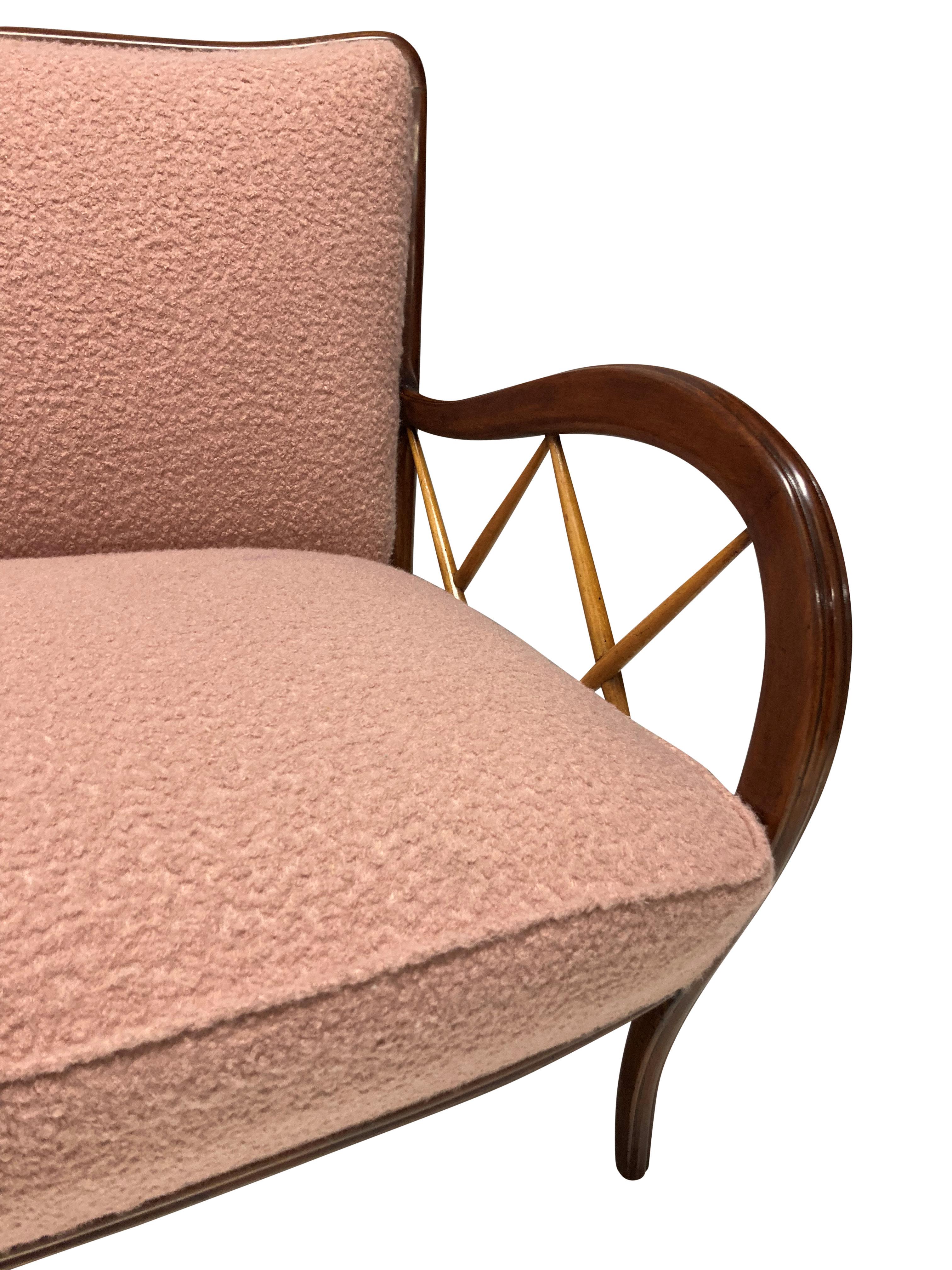 Stilvolles Dreisitzer-Sofa von Paolo Buffa (Moderne der Mitte des Jahrhunderts) im Angebot