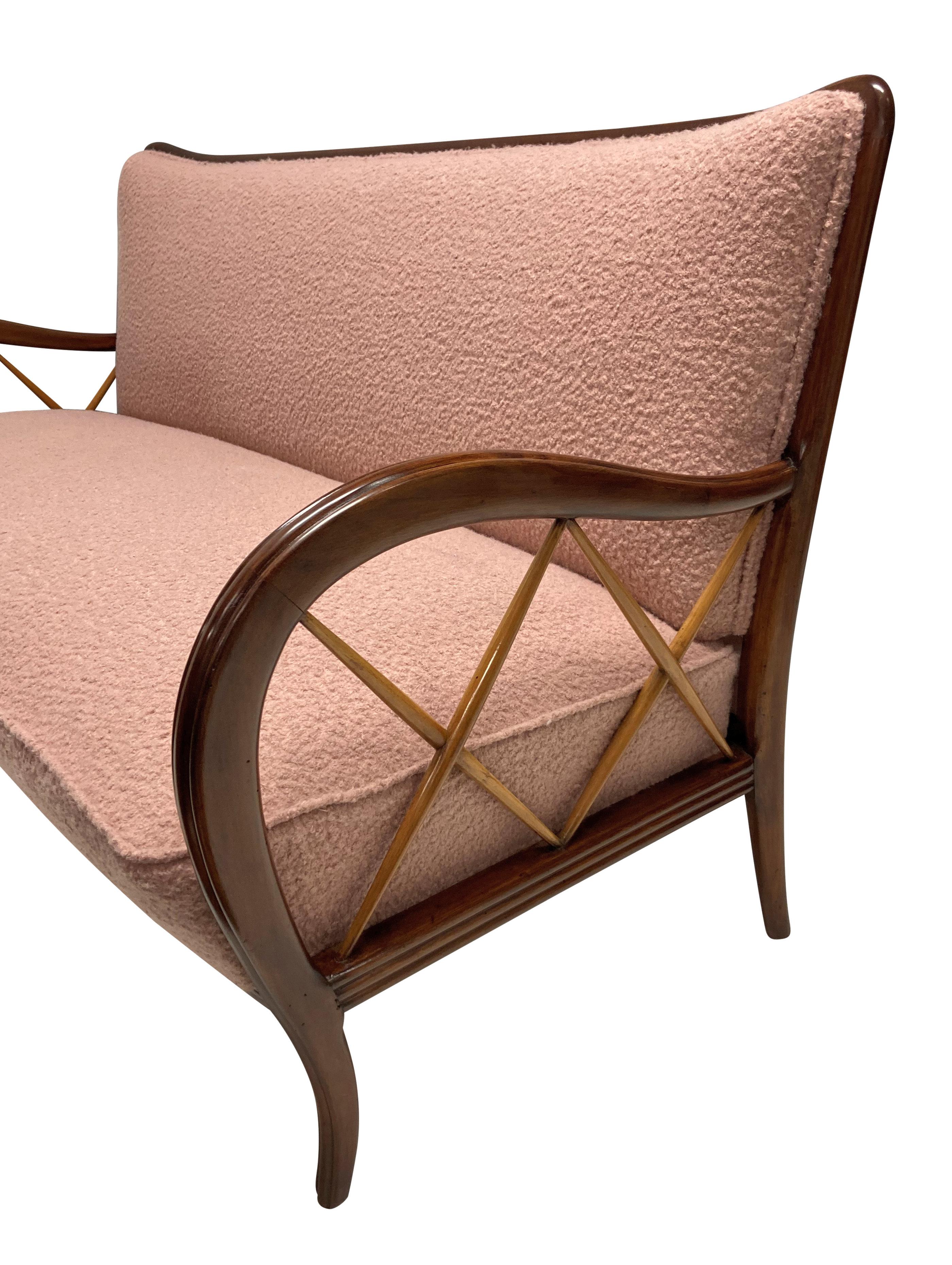 Stilvolles Dreisitzer-Sofa von Paolo Buffa im Zustand „Gut“ im Angebot in London, GB