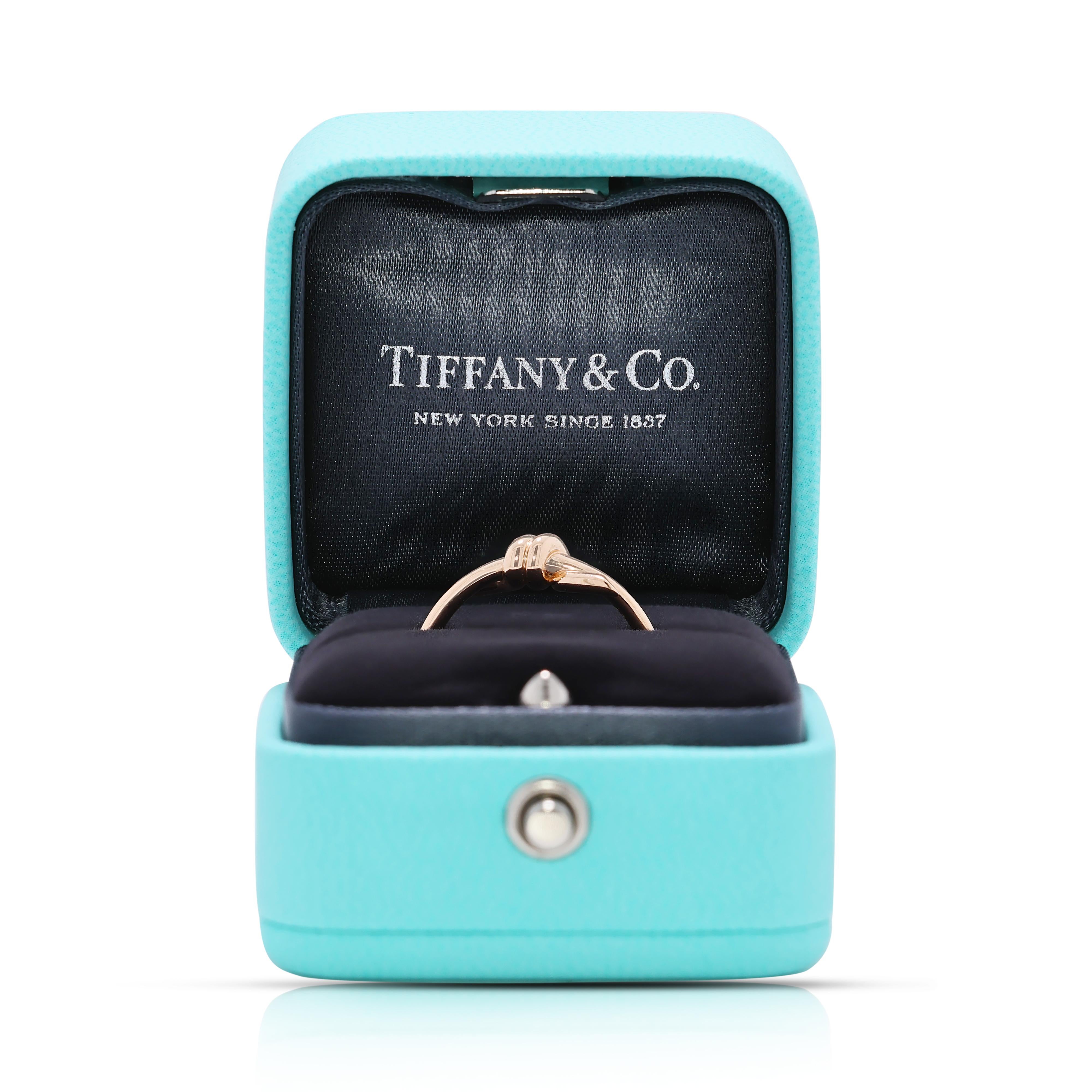 Stylish Tiffany & Co. Ring in 18K Yellow Gold For Sale 5