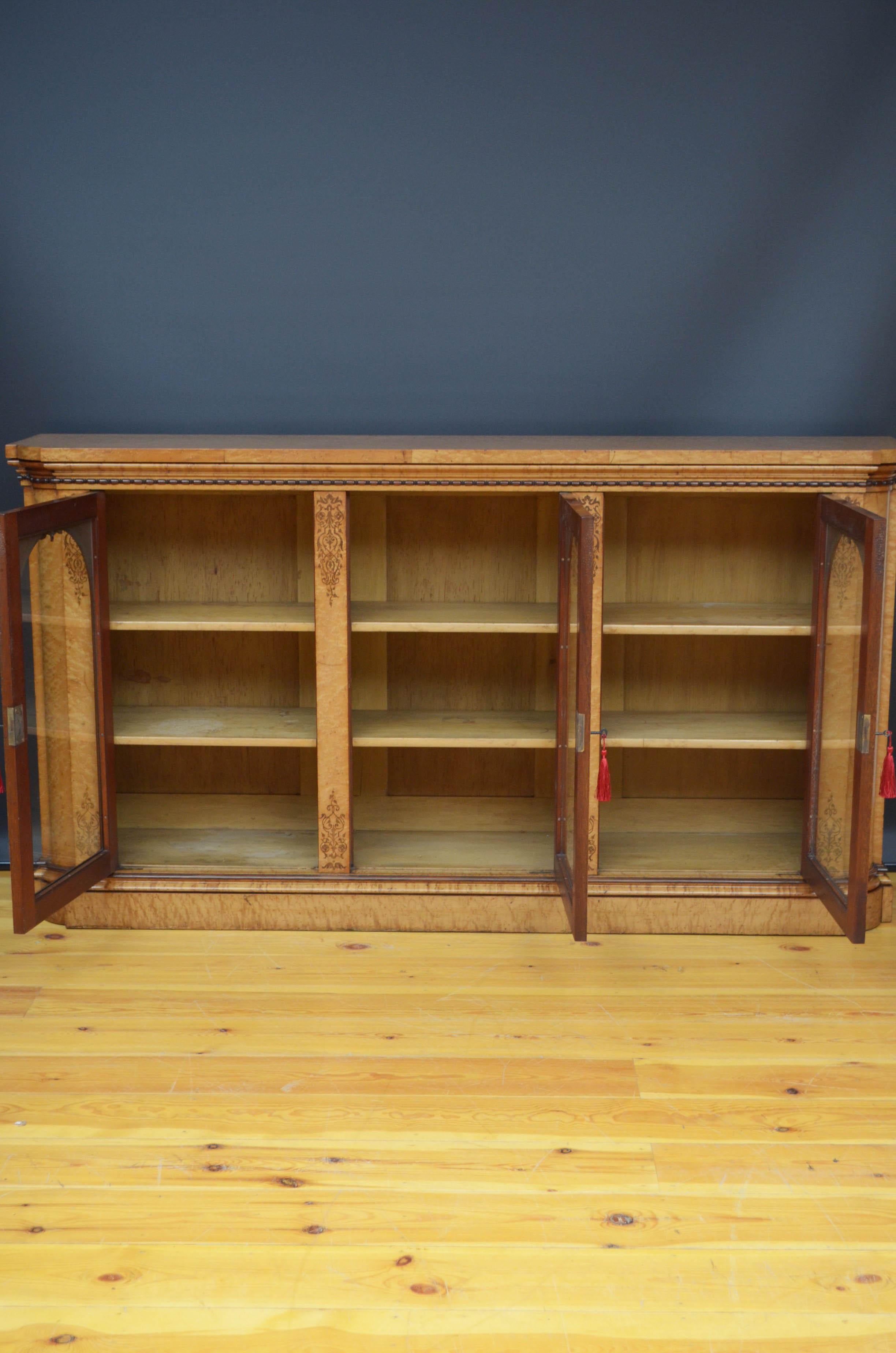 Stylish Victorian Bird's Eye Maple Bookcase / Display Cabinet In Good Condition In Whaley Bridge, GB