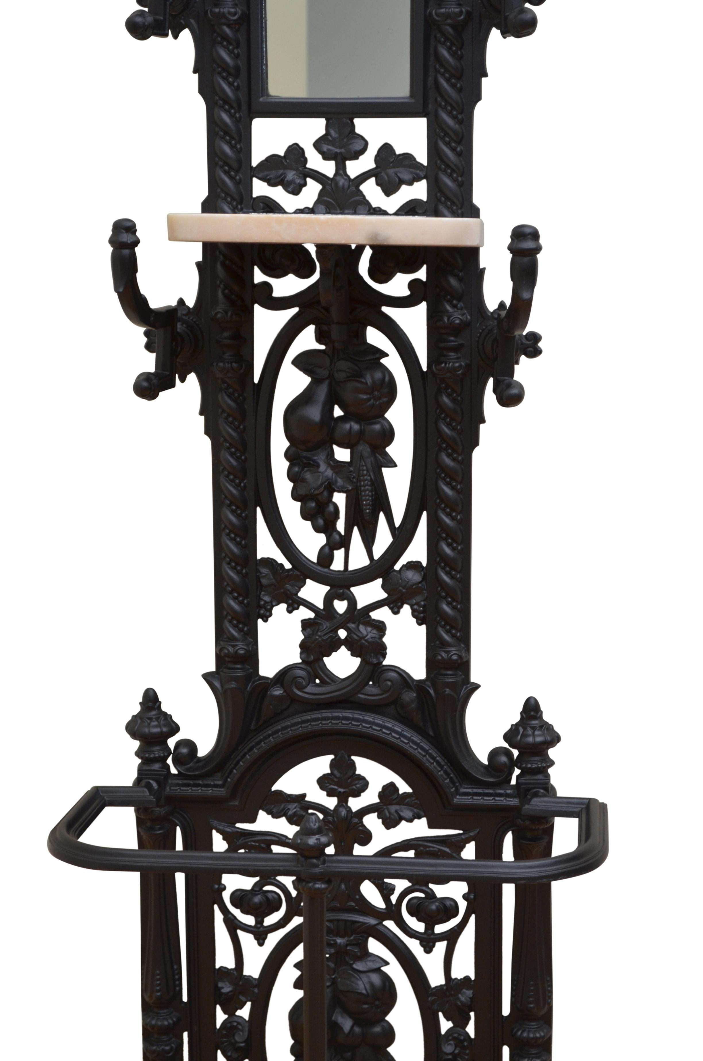 Stylish Victorian Cast Iron Hall Stand In Good Condition In Whaley Bridge, GB