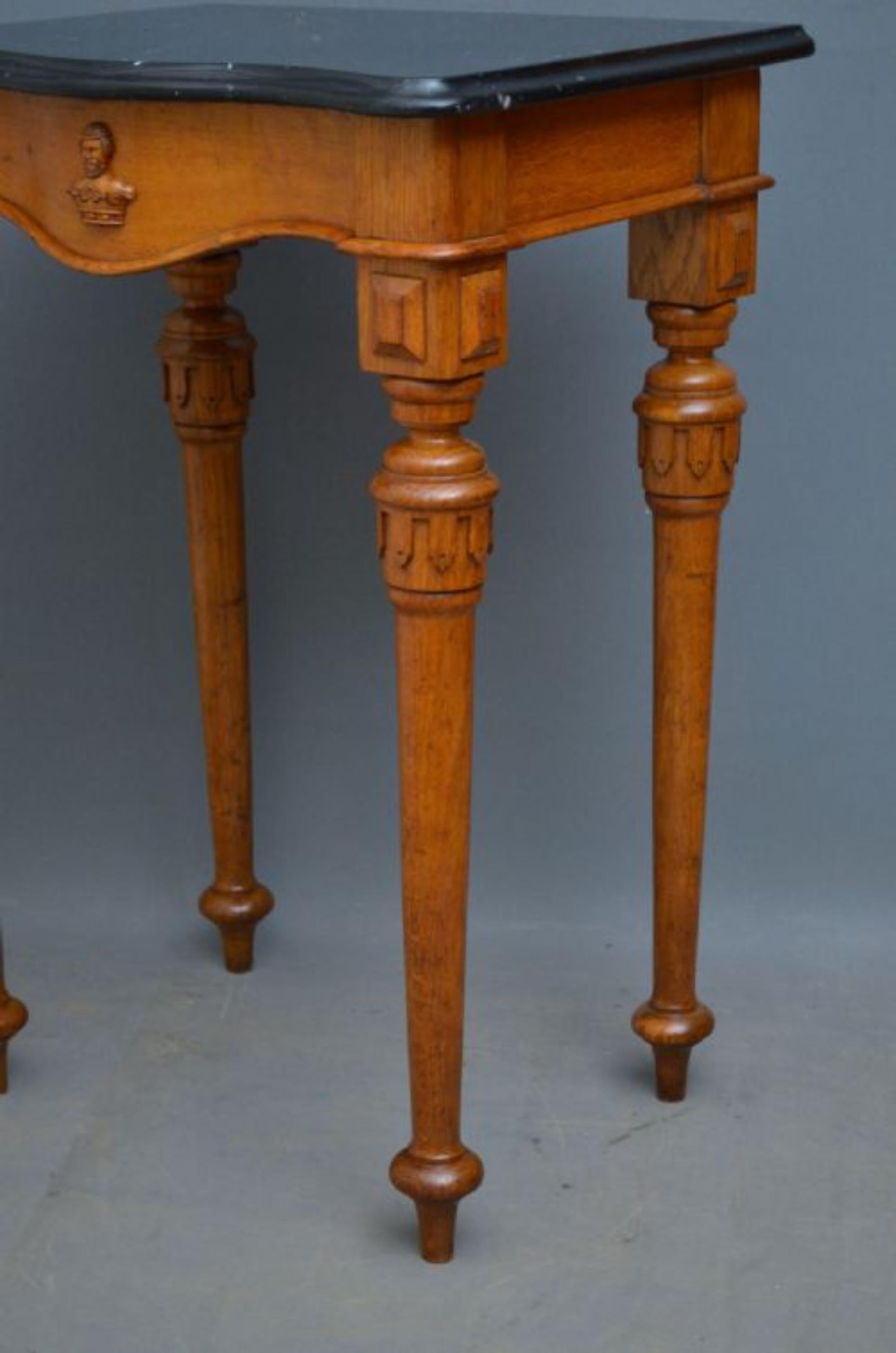 19th Century Stylish Victorian Console Table in Oak