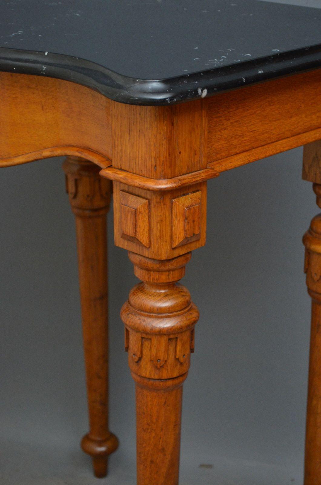 Stylish Victorian Console Table in Oak For Sale 2