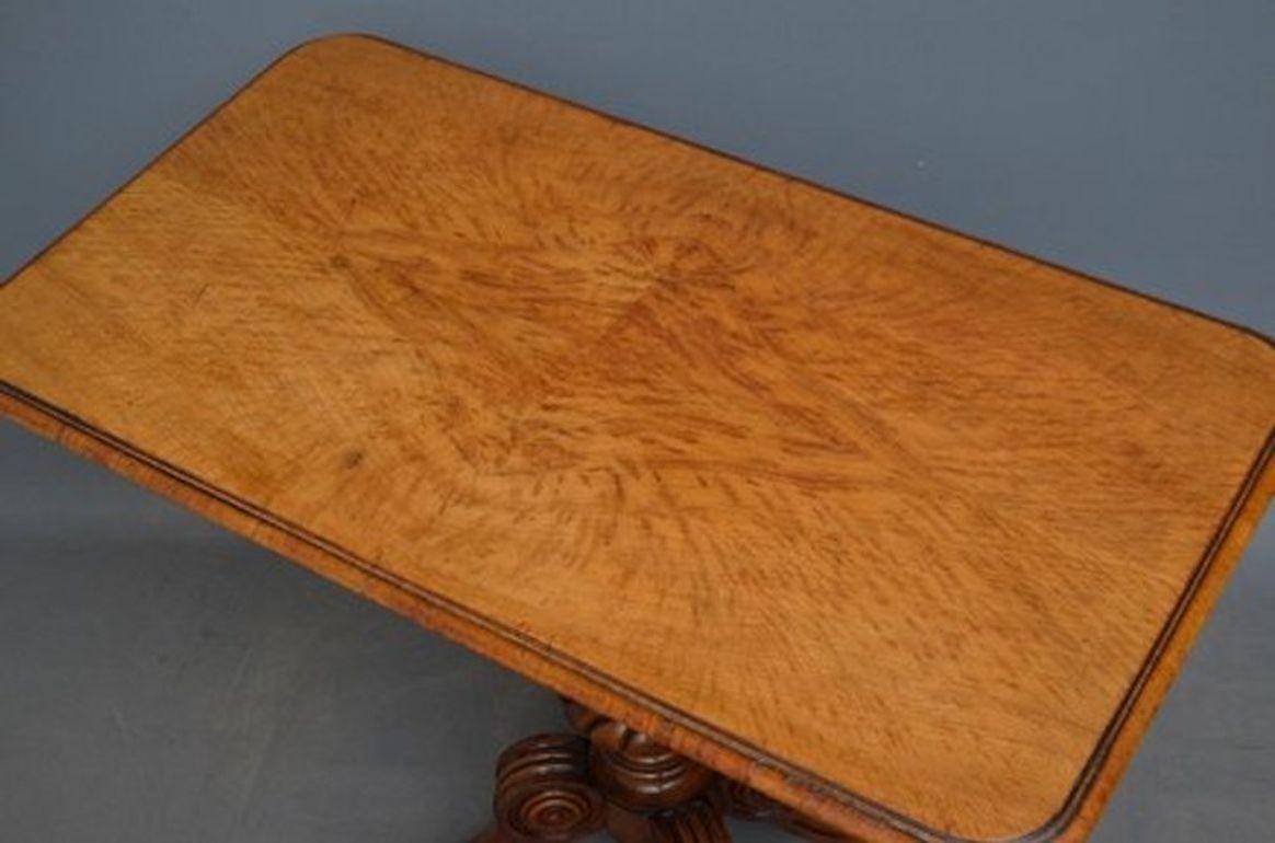 Anglais Table d'appoint victorienne élégante en chêne Pollard en vente
