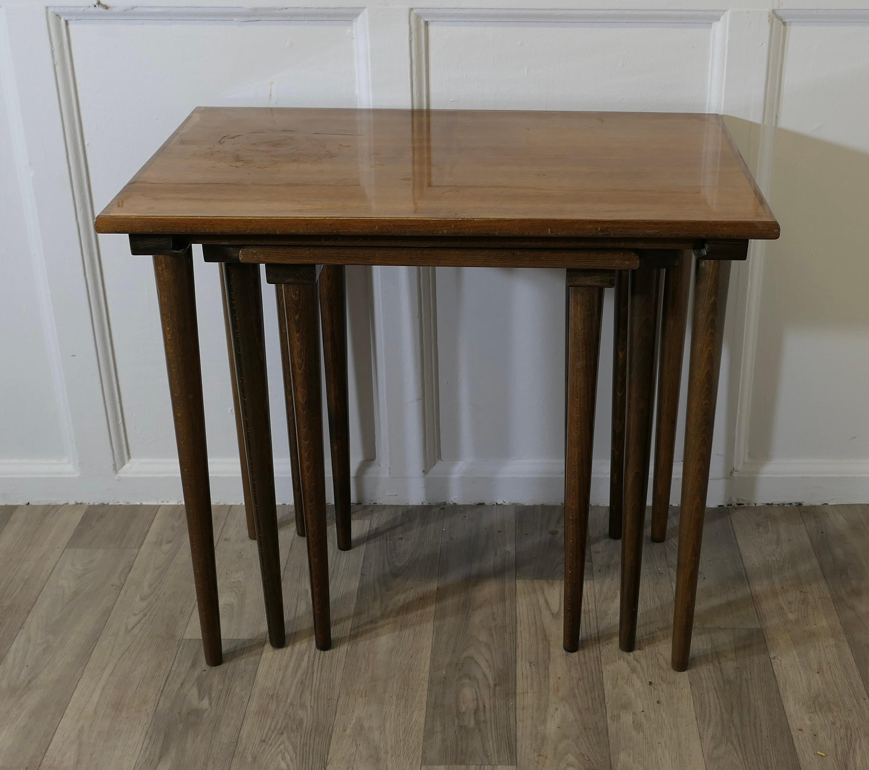 Stylish Vintage 1960s Nest Of Tables  This is a Good-looking set and beautifully In Good Condition For Sale In Godshill, Isle of Wight