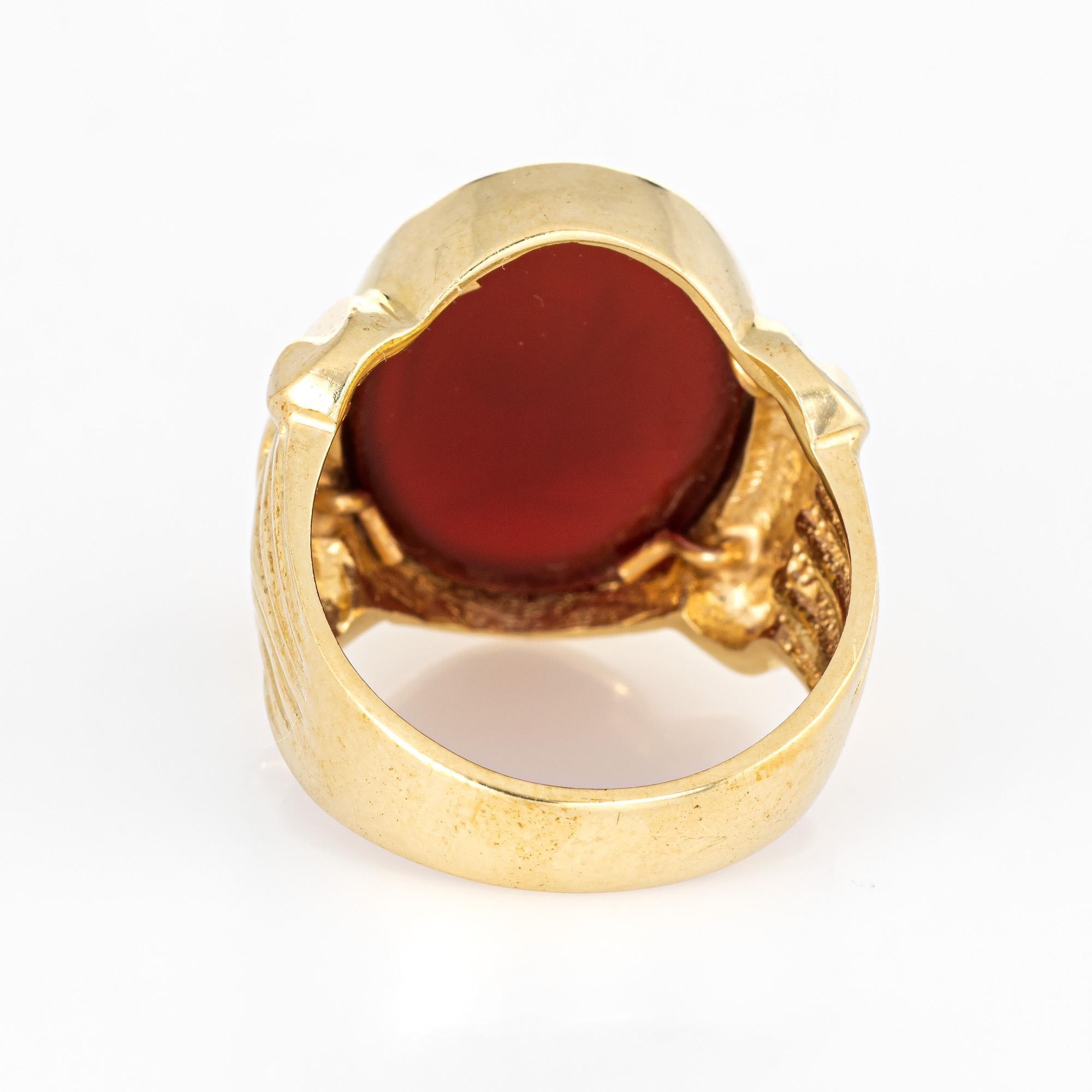 Stylish Vintage Carnelian Intaglio Ring Crafted in 14 Karat Yellow Gold In Good Condition In Torrance, CA