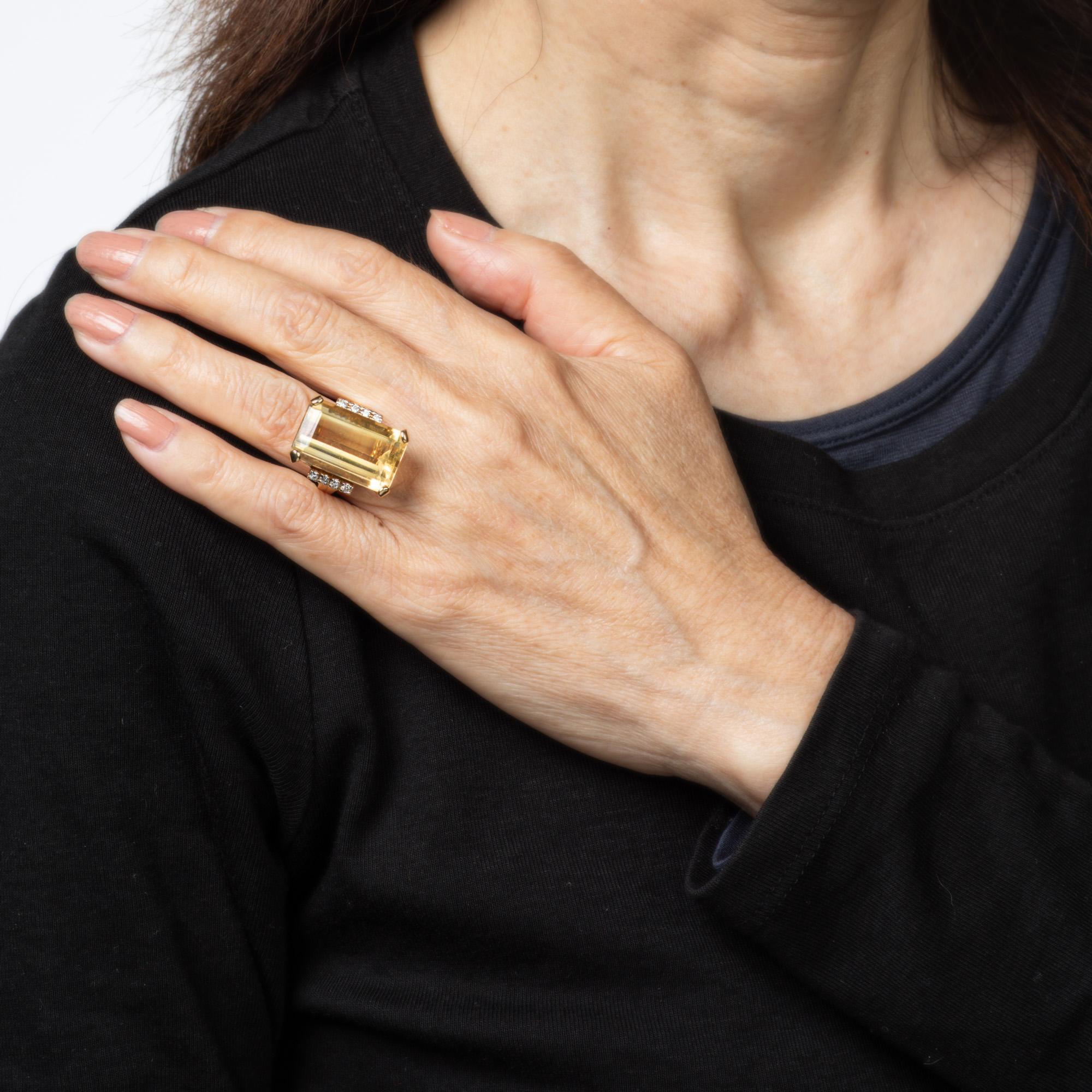 Women's Stylish vintage citrine & diamond cocktail ring (circa 1960s to 1970s) crafted i For Sale