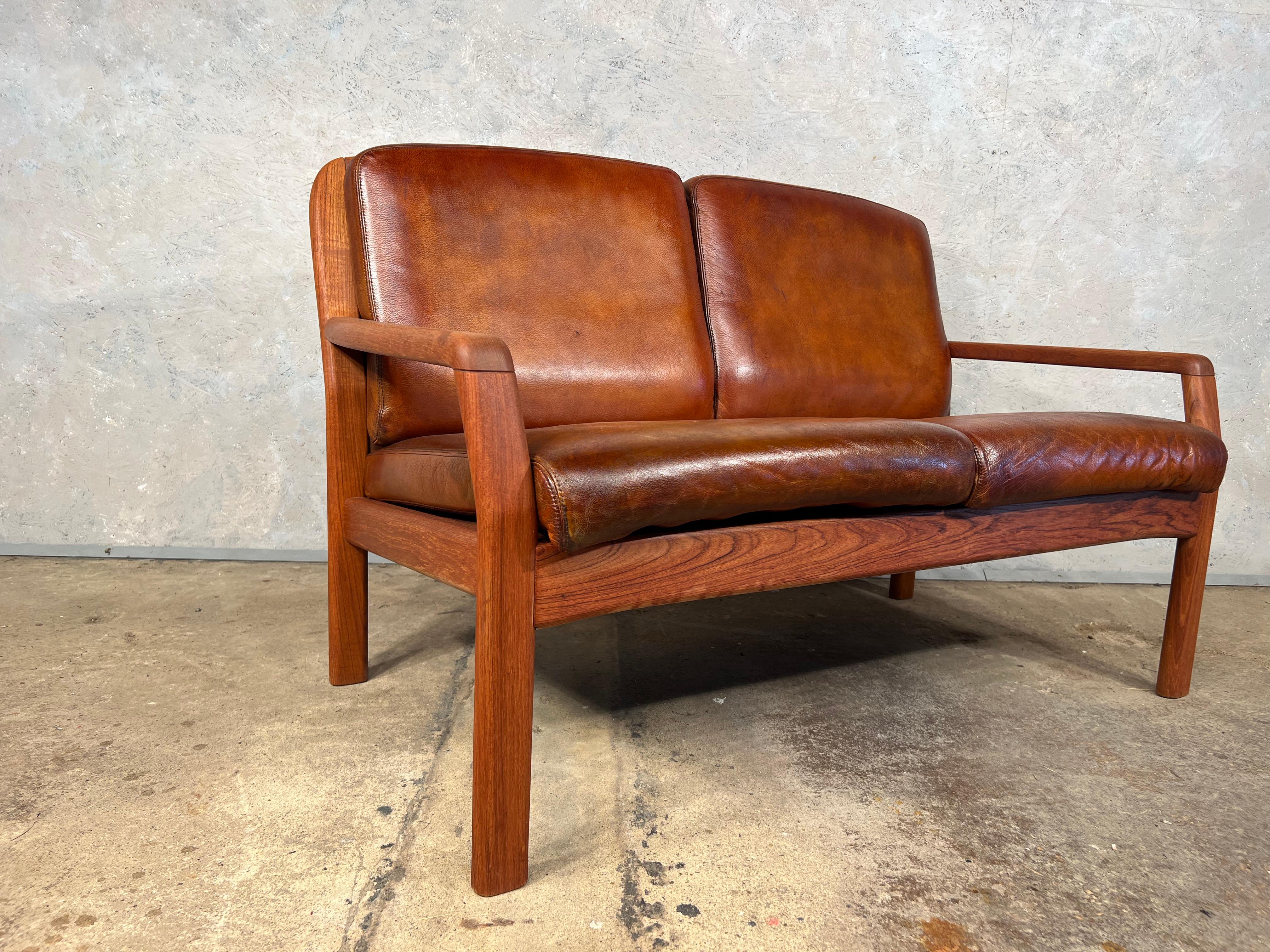 Stylish Vintage Drylund Danish 70 Two Seater Leather Sofa Solid Teak Frame #550 For Sale 1