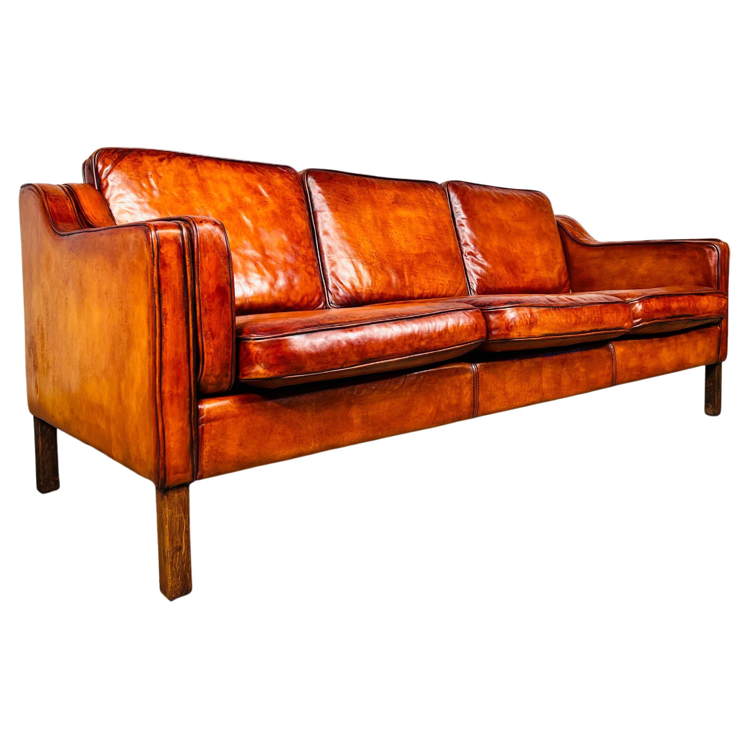 Stilvolles Vintage Svend Skipper Dänisches 70er 3-reihiges Leder-Sofa in Cognac #678