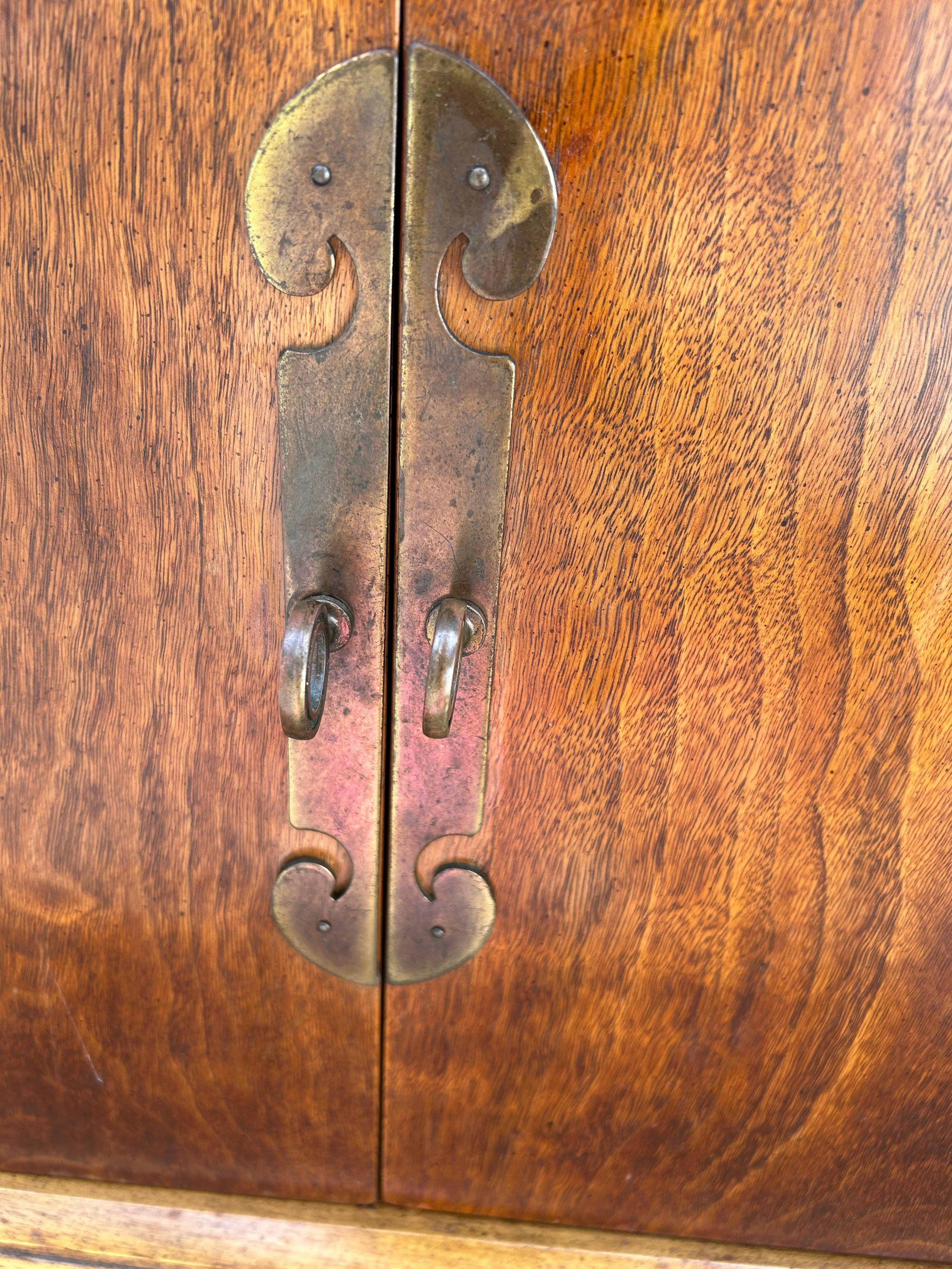 Stylish Vintage Thomasville Burl Wood Drawers Walnut Credenza Mid-Century (Crédence à tiroirs en bois de ronce) en vente 9