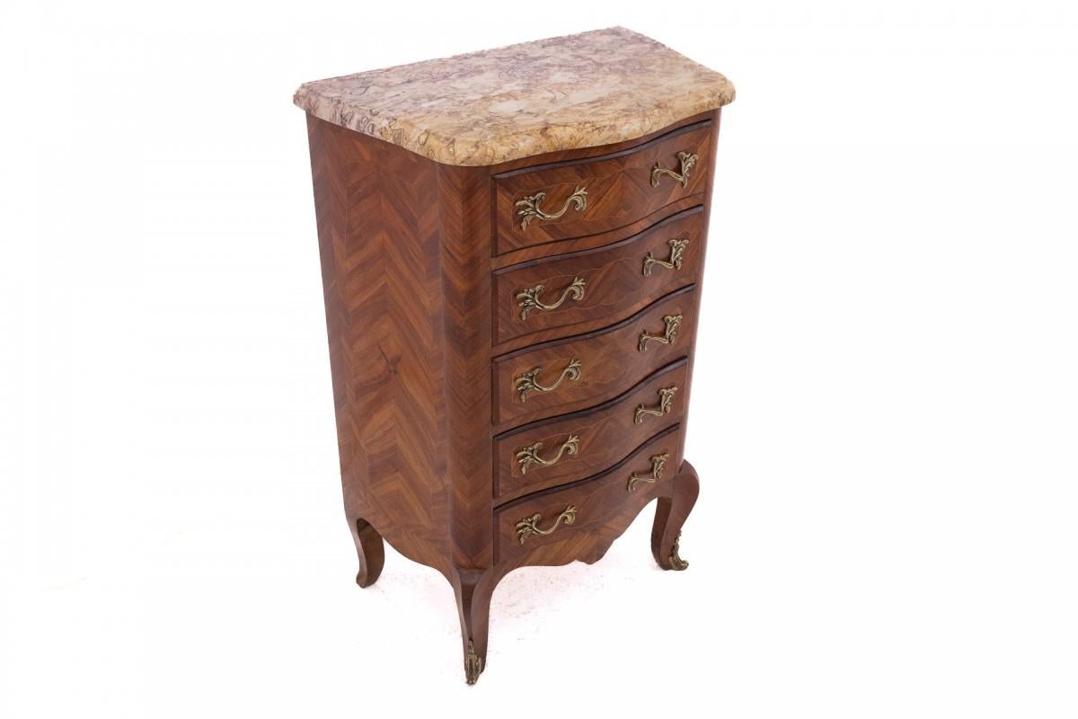 Stylish walnut chiffonier with marble top.

Origin: France, early 20th century.

Very good condition, no damage.

Material: Walnut, metal, marble.

Dimensions: height 98cm, width 64cm, depth 39cm.