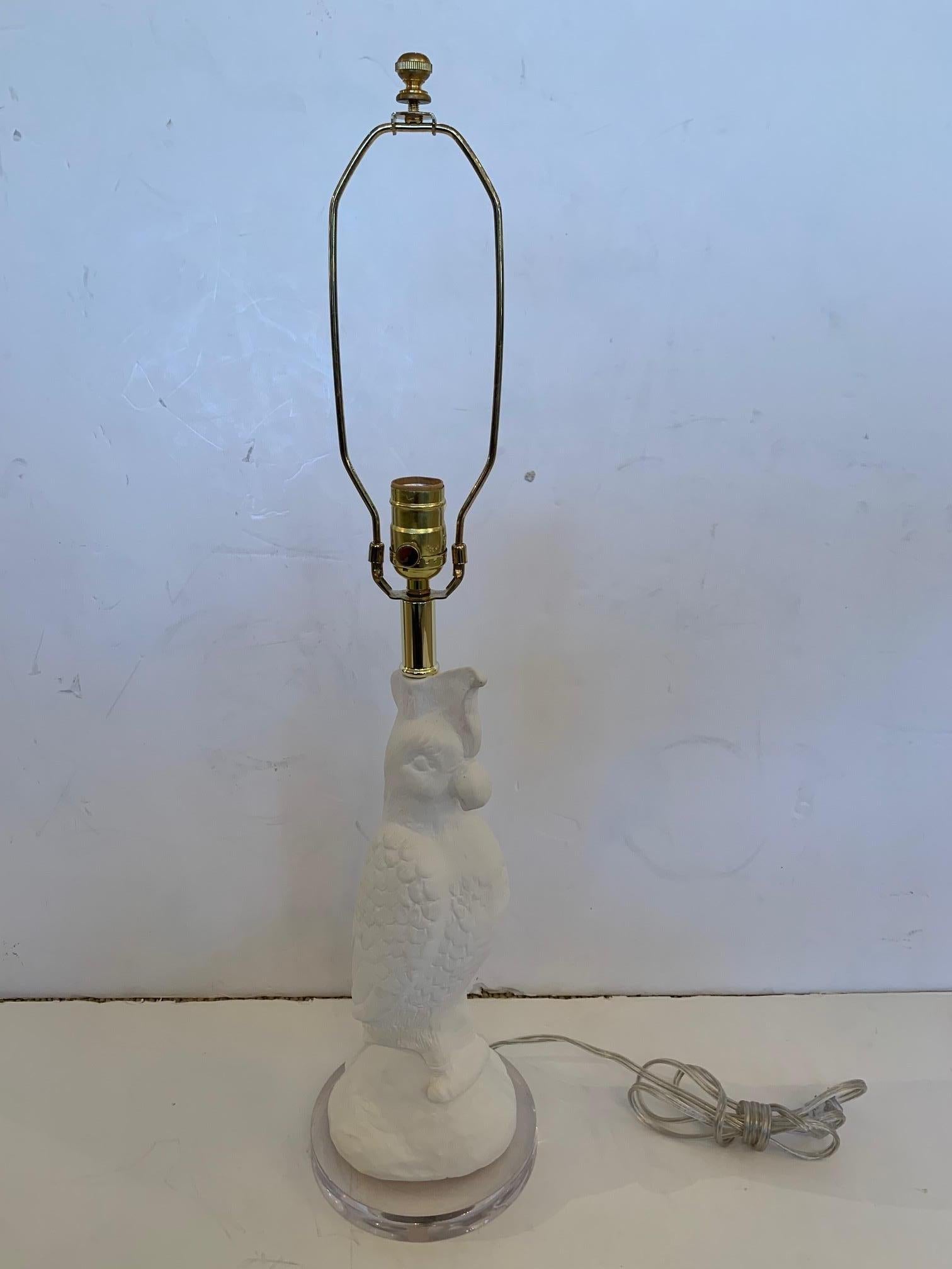 Céramique Lampe de table élégante en forme de perroquet en céramique blanche en vente