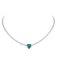 Stylish White Gold 18K Necklace Emerald Diamond for Her