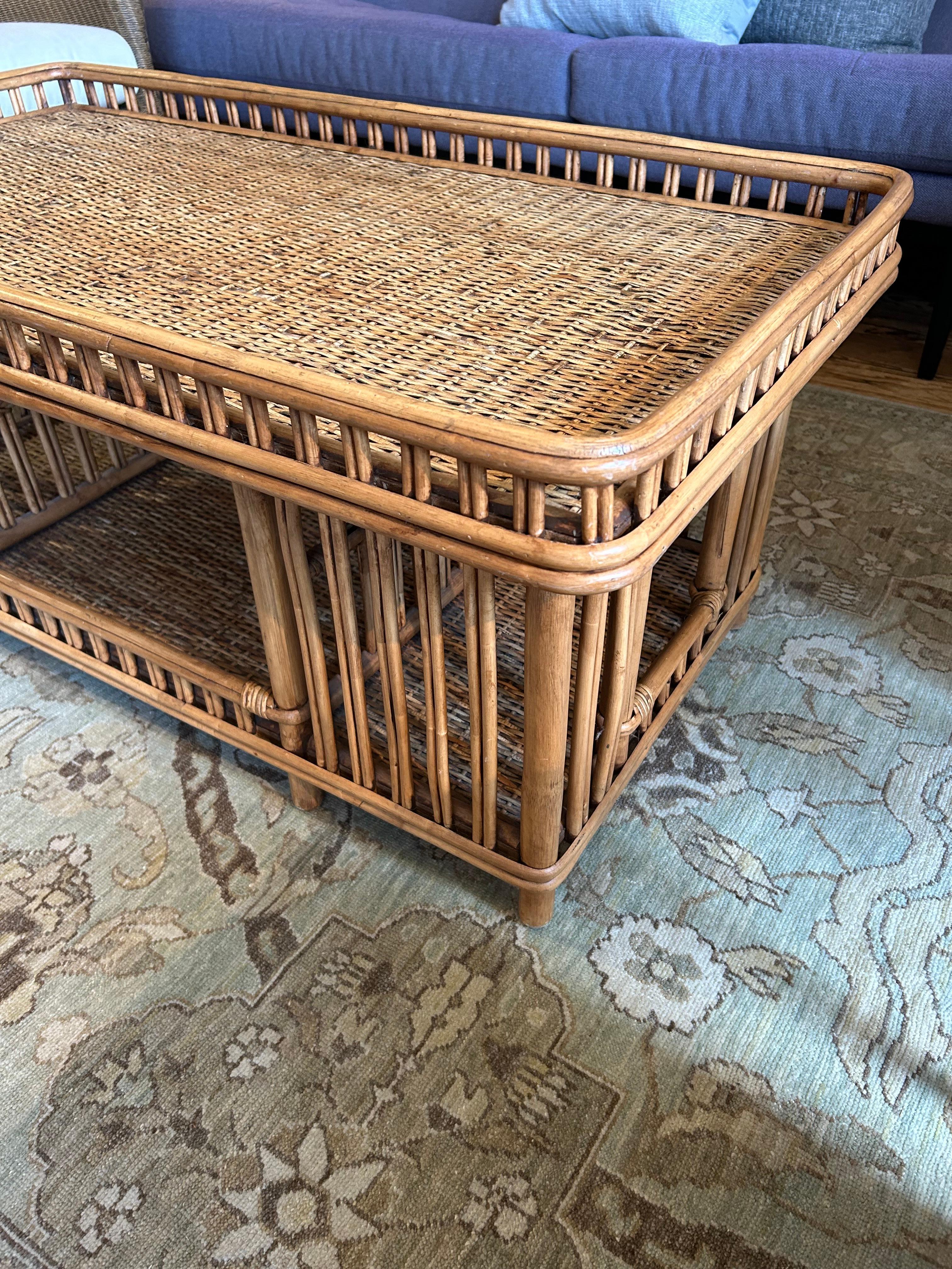 Fin du 20e siècle Table basse moderne rectangulaire en osier et en rotin, de style organique en vente